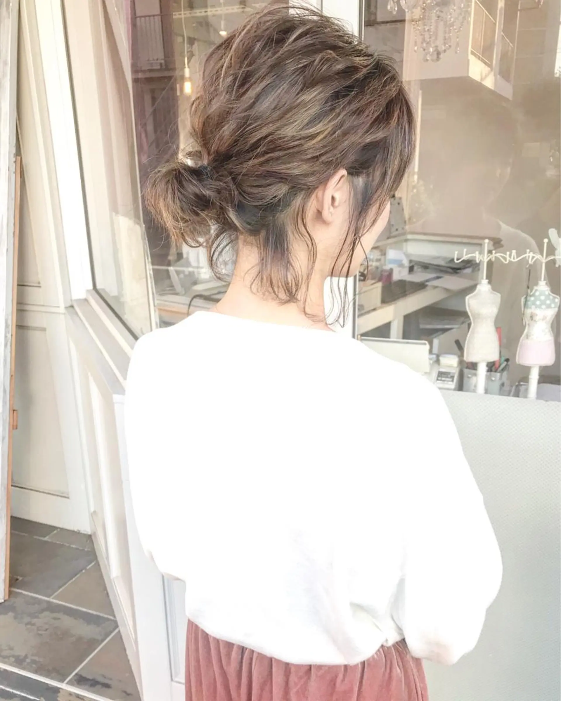 ミディアム カラー ヘアアレンジ ベージュカラー ブリーチ グラデーションカラー ハイライトカラー ハイライト Mariana/ 鶴原-ハイライトのヘアスタイル