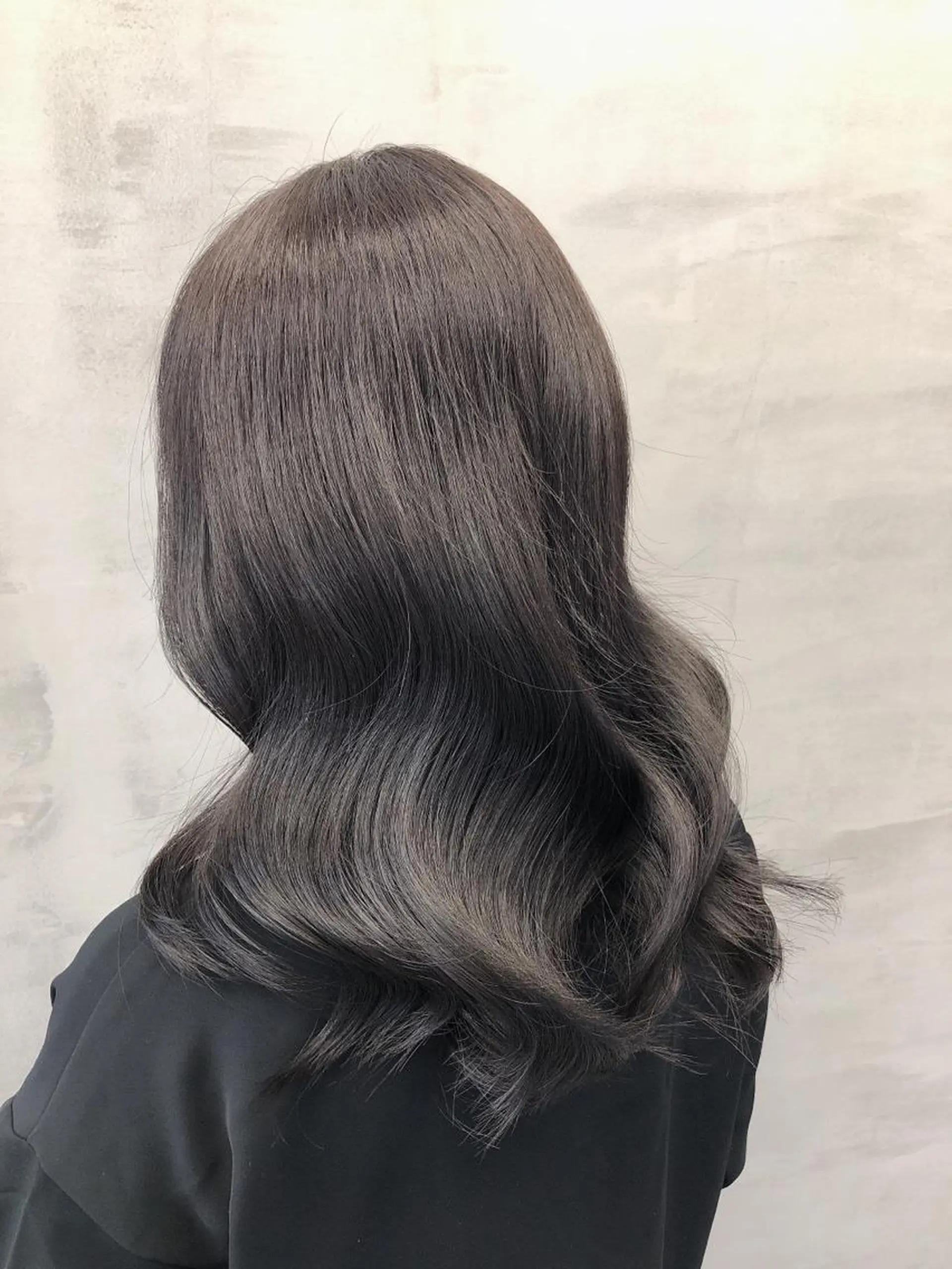 セミロング カラー ヘアアレンジ アッシュ アッシュグレー アッシュグレージュ ベージュカラー ブリーチ 【美髪特化 髪質改善サイトウ】のヘアスタイル