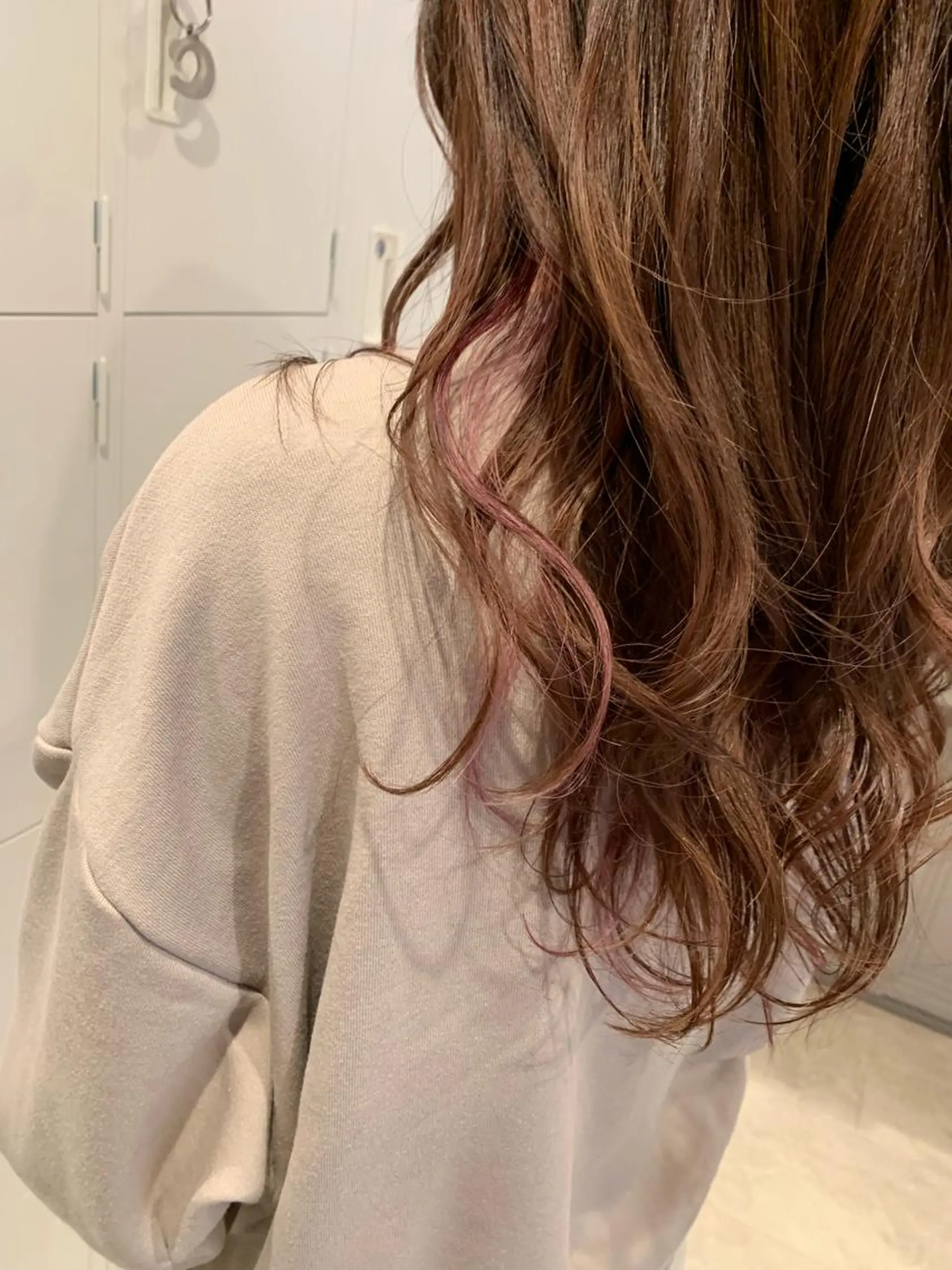 ロング カラー イヤリングカラー ピンクカラー 髪質改善ストレート/ 東徳嶺 みくのヘアスタイル