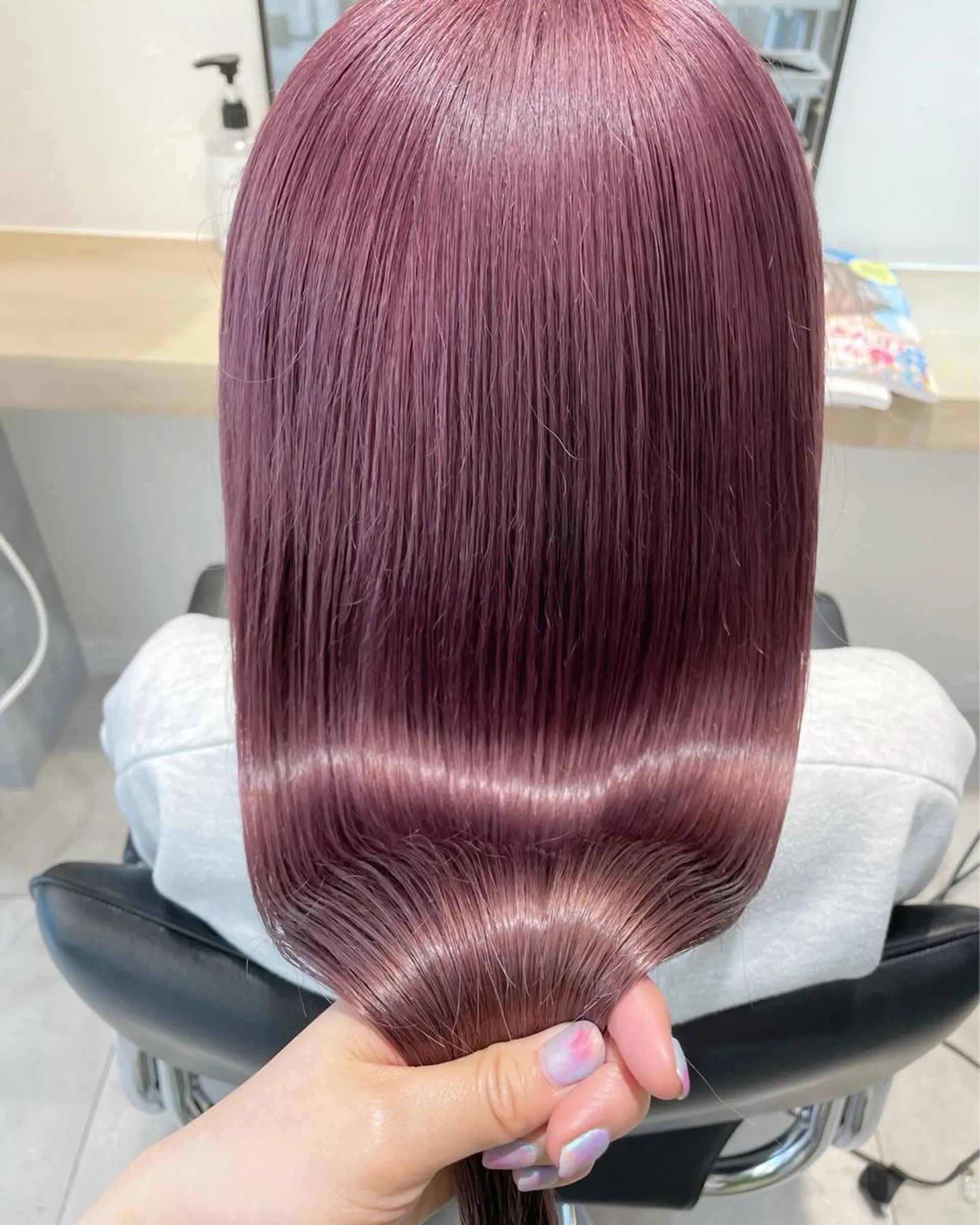 ロング カラー ヘアカラー arrow🖤 もえみのヘアスタイル