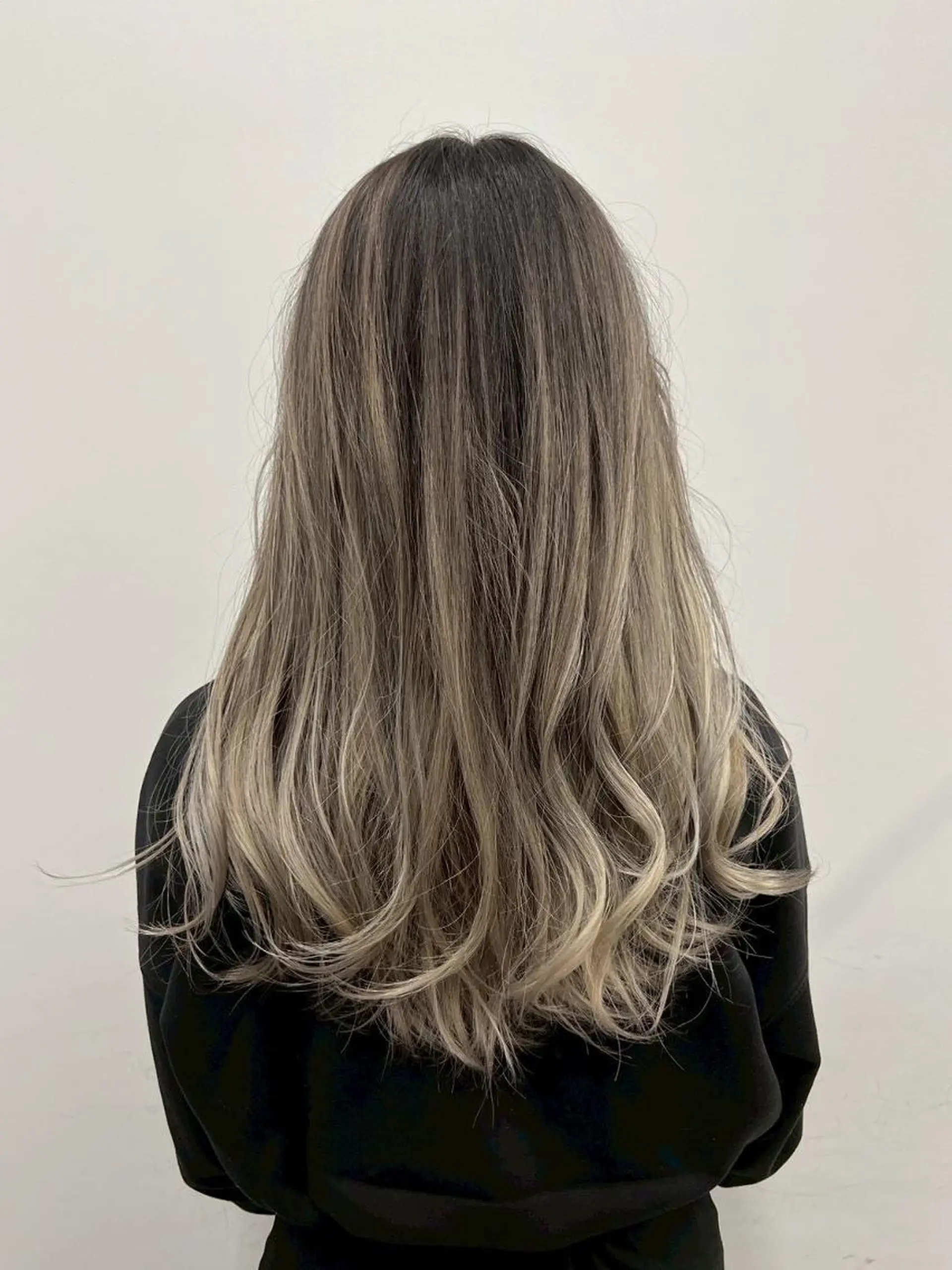 ロング カラー アディクシーカラー アッシュ ブルーカラー ダークアッシュ グレージュ 【公式】amble luxe 中野のヘアスタイル