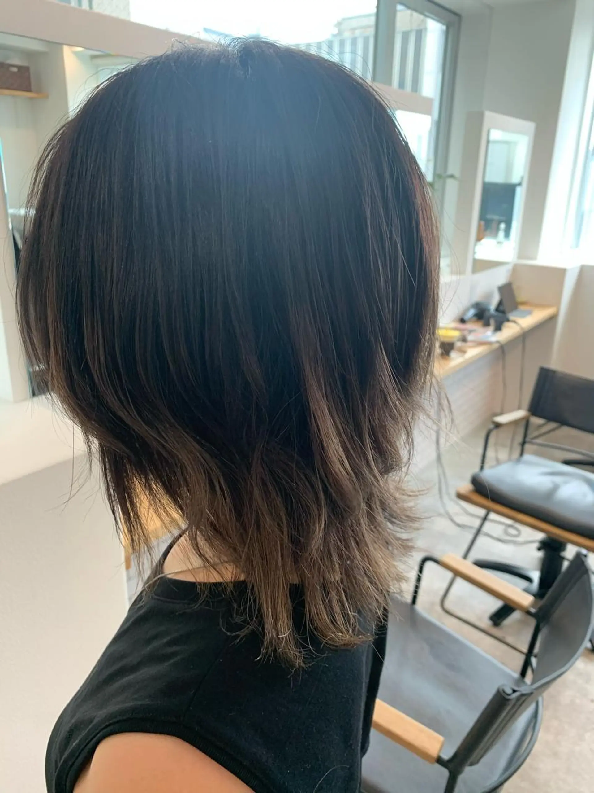 ミディアム ヘアカラー ヨシミ カズヤのヘアスタイル