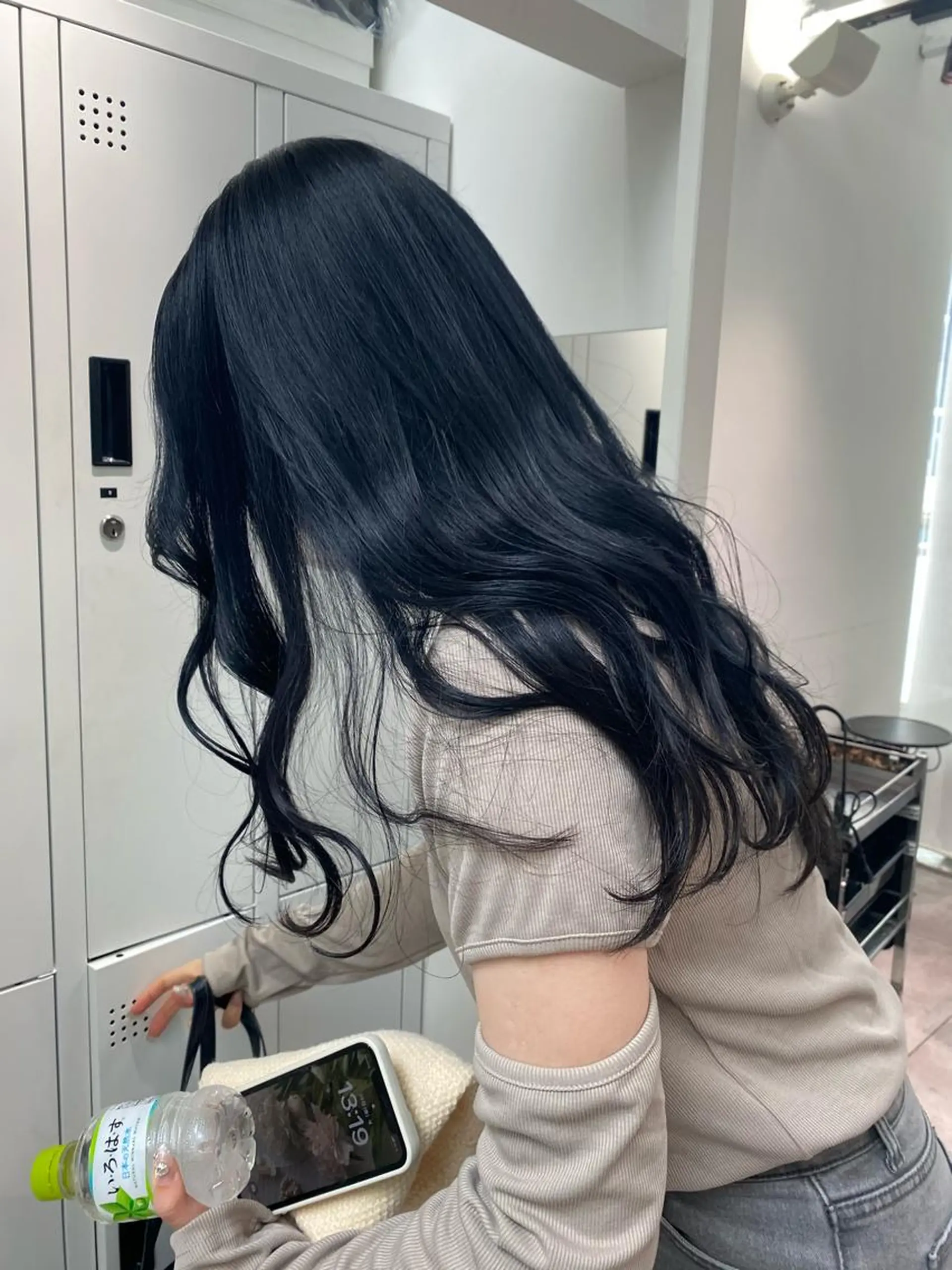 ロング カラー 黒髪 ブルーカラー ブルーブラック とびまつ /ショート/脱白髪染のヘアスタイル