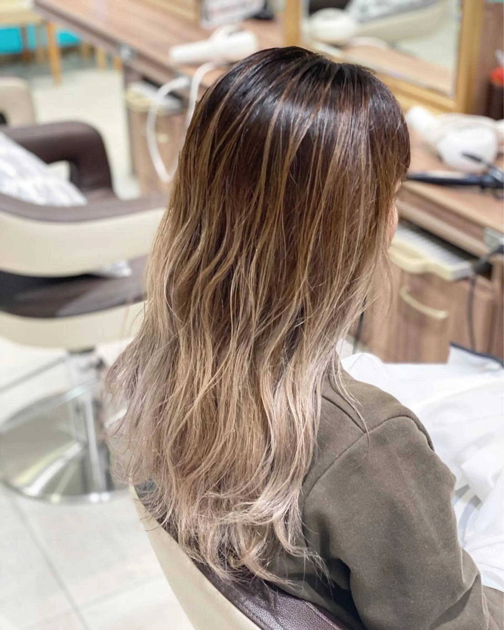 ロング カラー バレイヤージュ レイヤーカット 💎大人ハイライト 💎上杉一也💎のヘアスタイル