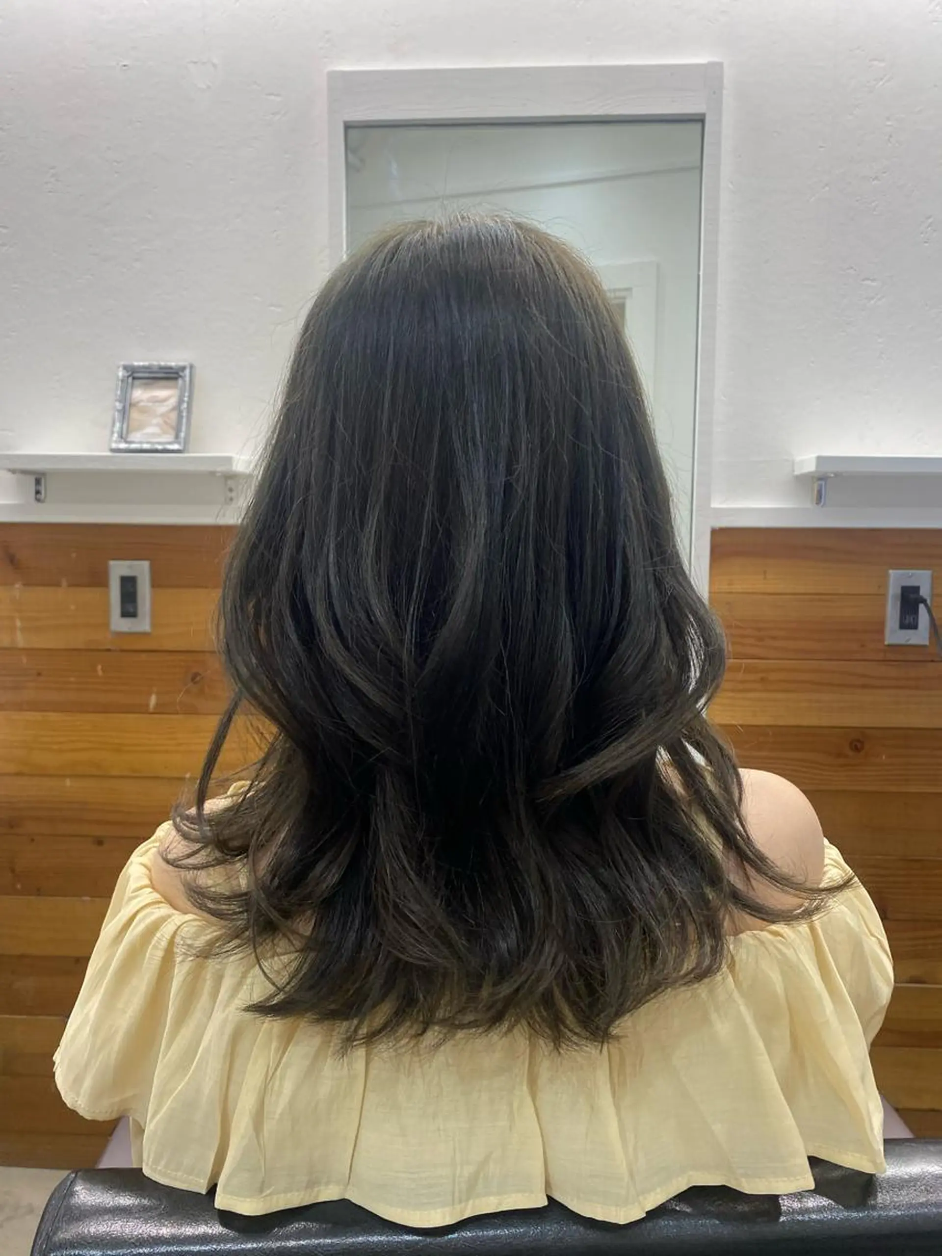 カラー ベージュカラー 透明感カラー オリーブベージュ ナチュラル大人っぽい スタイル　MAORIのヘアスタイル