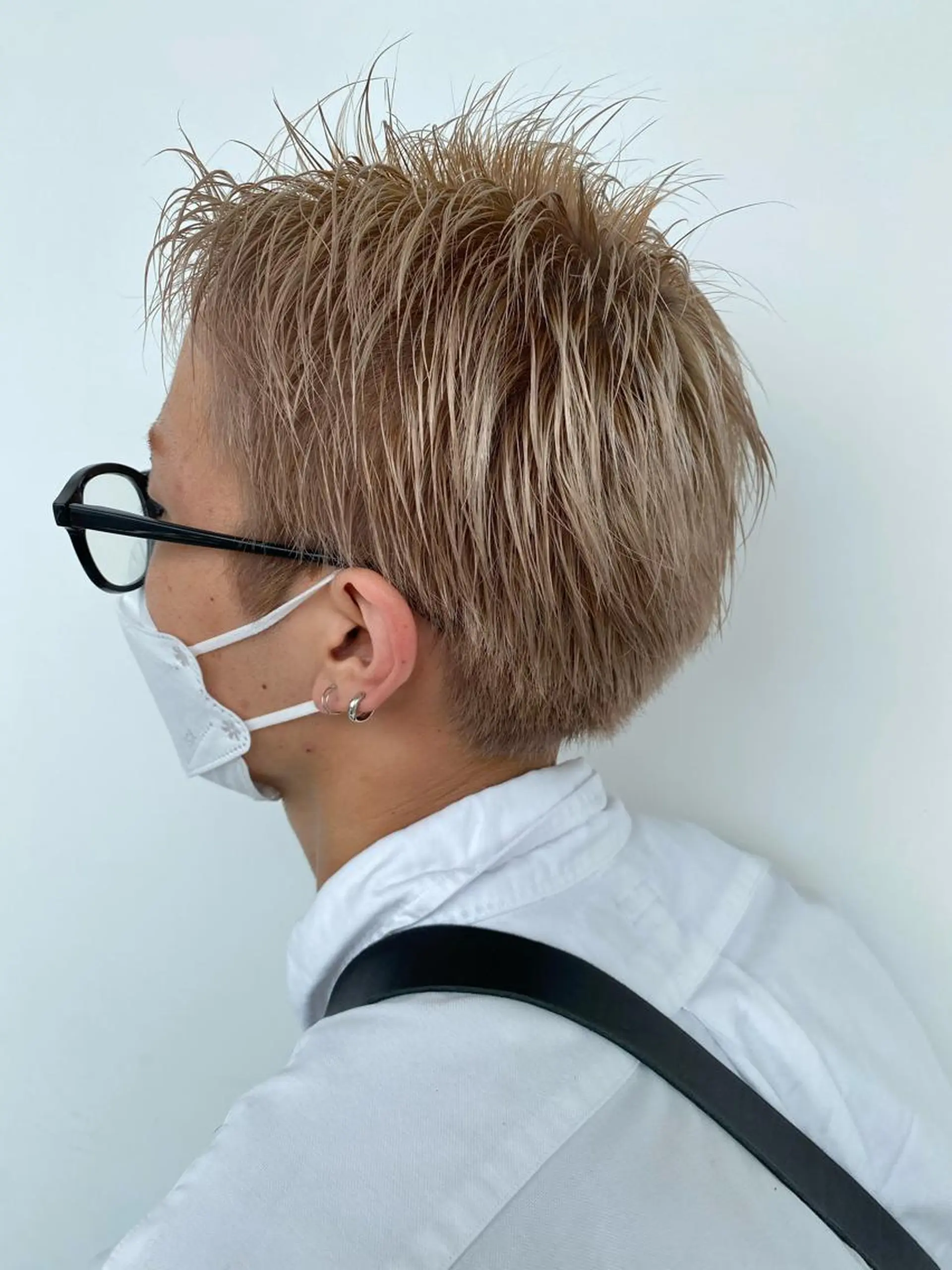 カラー メンズ ベージュカラー ミルクティーベージュ 丸山 純奈のヘアスタイル