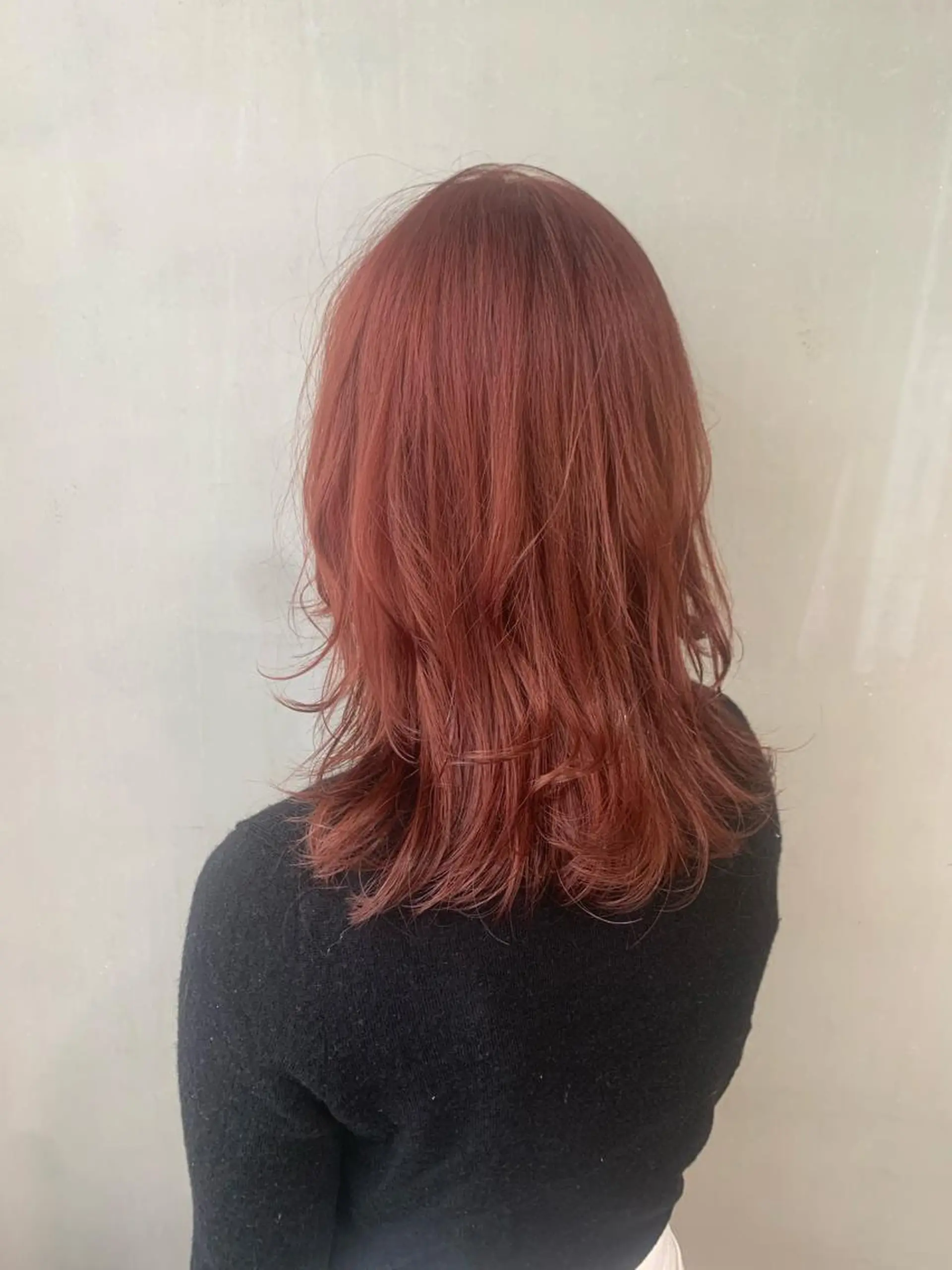 セミロング カラー ブリーチ レッドカラー SALOWIN梅田茶屋町店所属・ウルフレイヤーカット /チヒロのヘアスタイル