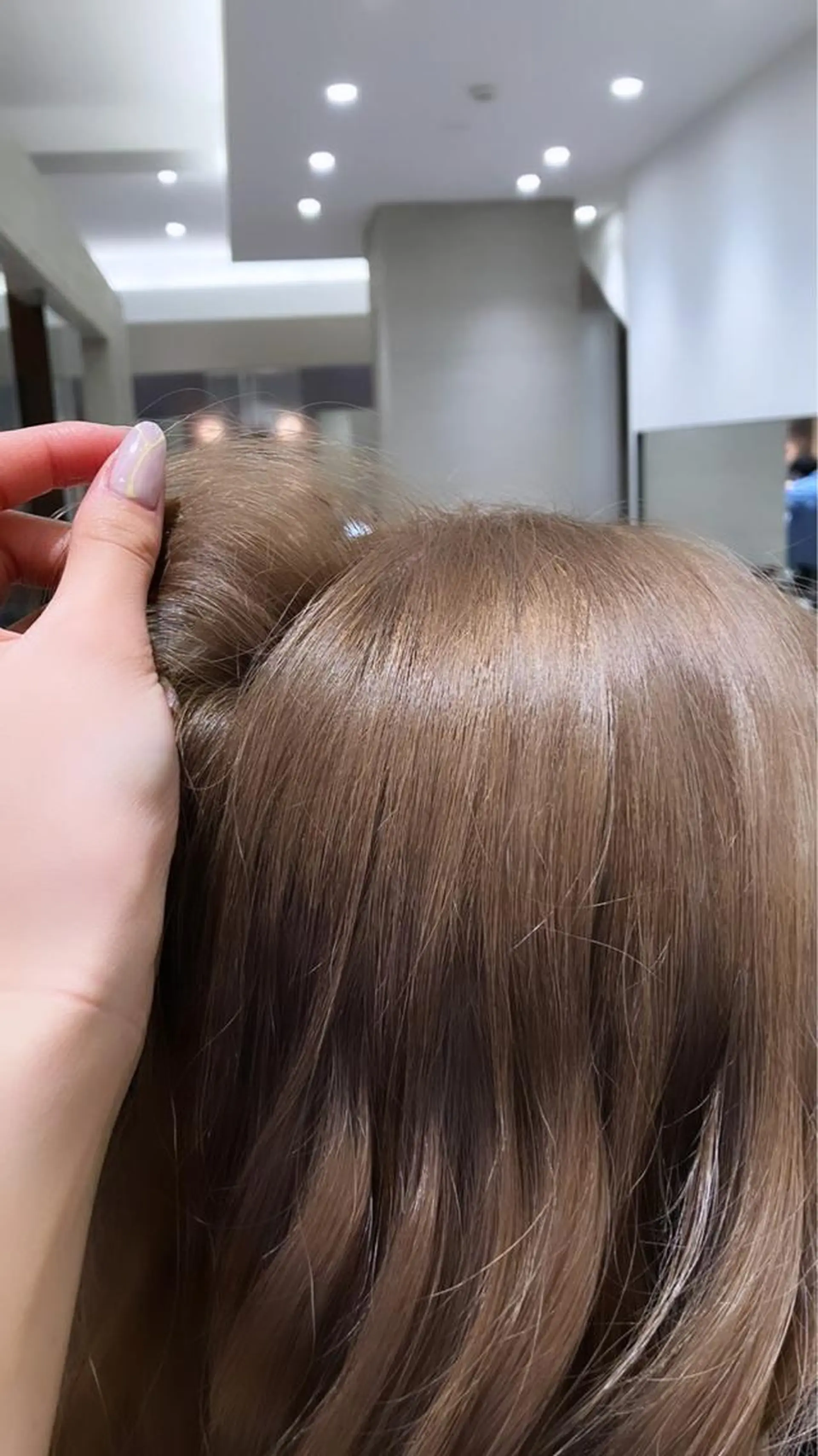ロング カラー ベージュカラー ブリーチ ケアブリーチ NEST by chord所属・サキ🤍ハイトーン 🩰くびれ巻きヘアのヘアスタイル