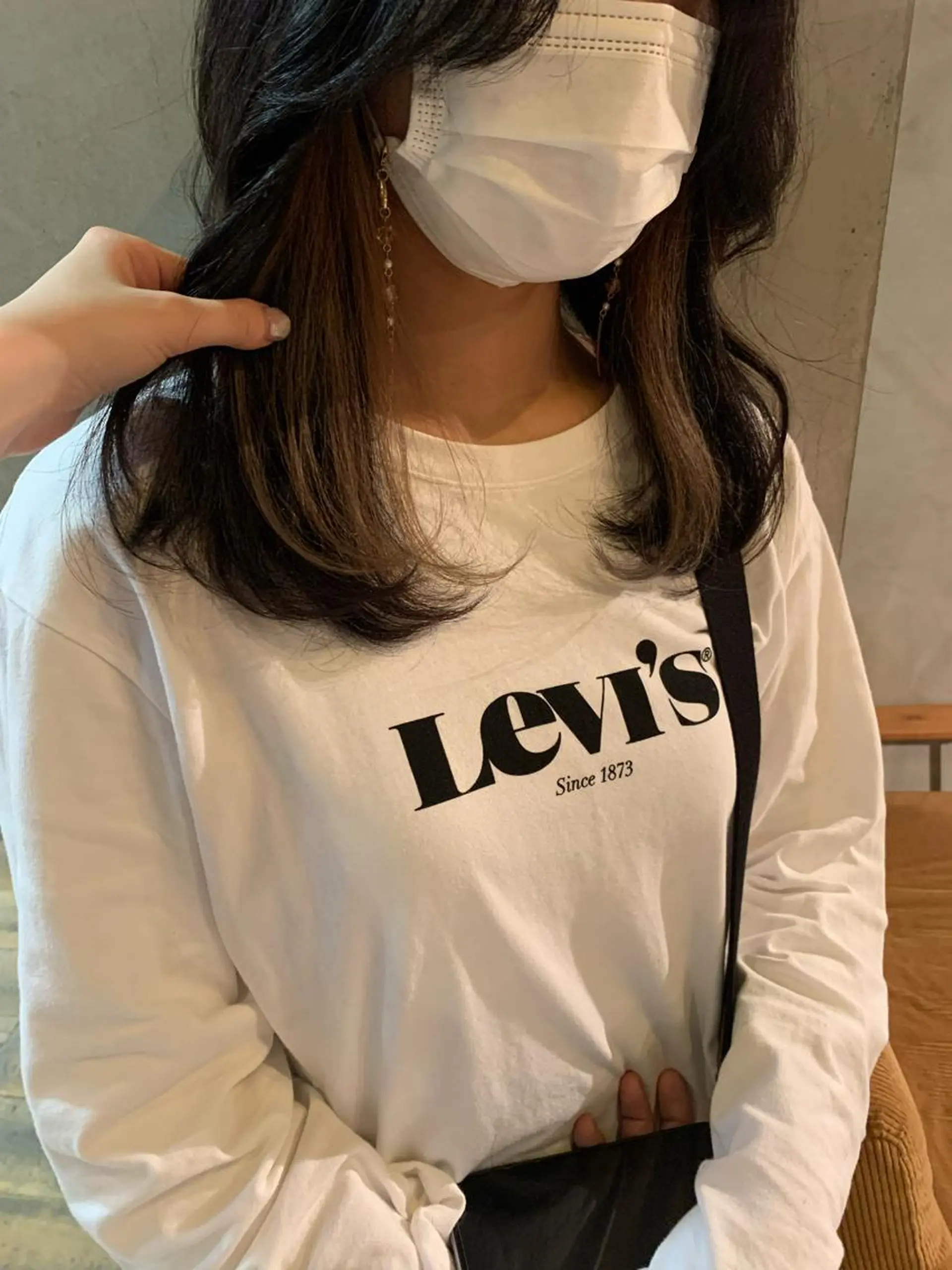 ミディアム カラー ブリーチ イヤリングカラー レイヤー/韓国ヘア 杉浦結梨のヘアスタイル