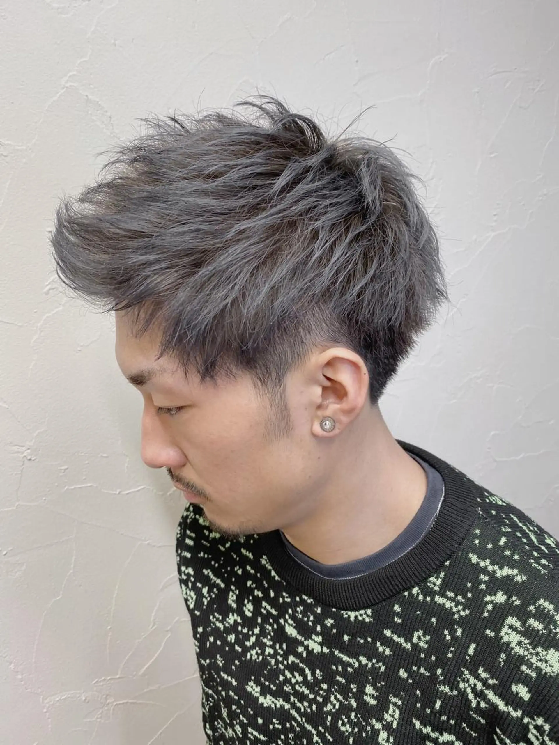 ショート カラー メンズ メンズブリーチ メンズハイトーン ブリーチ グレージュ ハイトーンカラー ヘアカラー トリートメント 髪質改善/レイヤー ストウシンゴのヘアスタイル