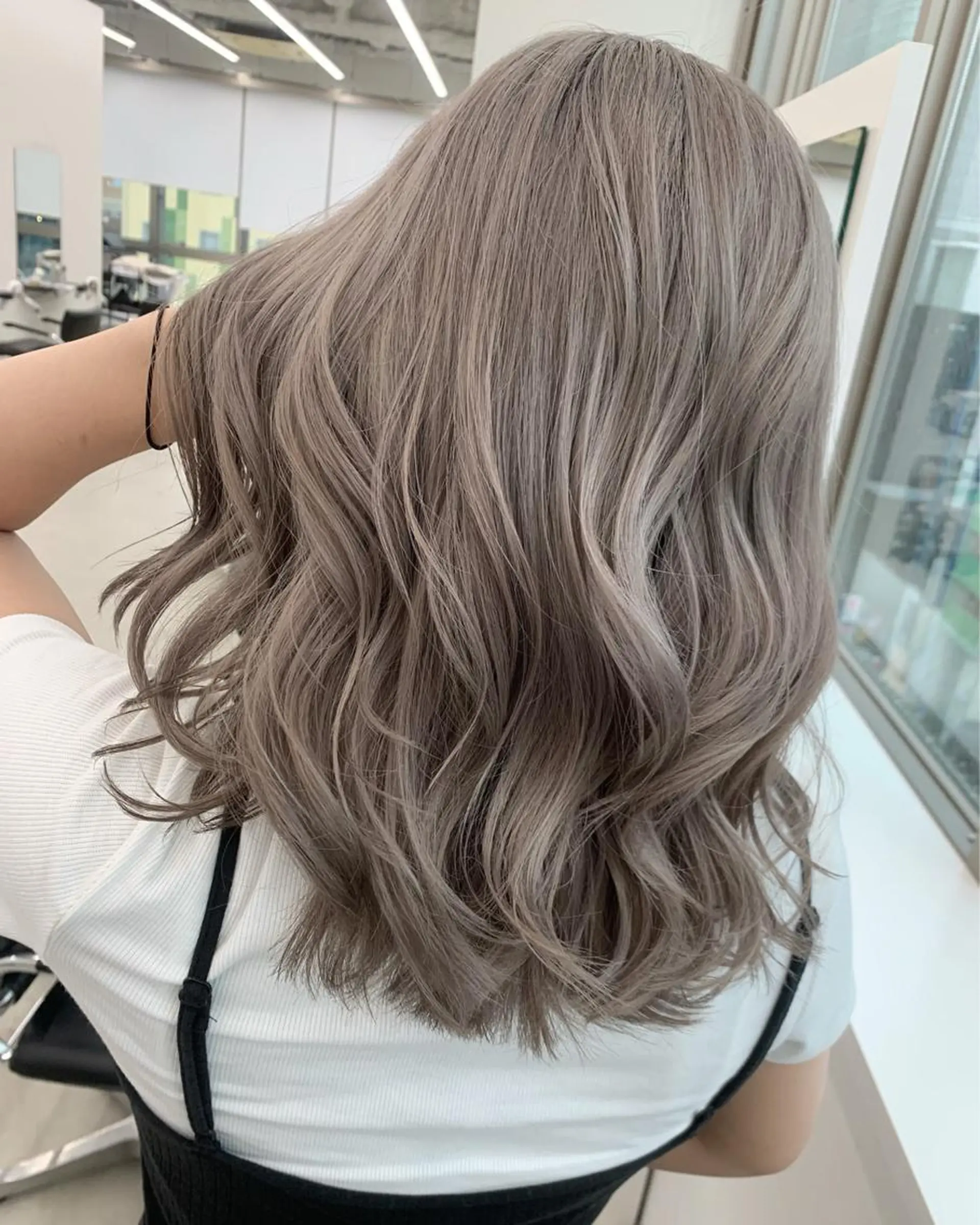 カラー ダブルカラー BLEACHi豊田所属・BLEACHi /noeのヘアスタイル