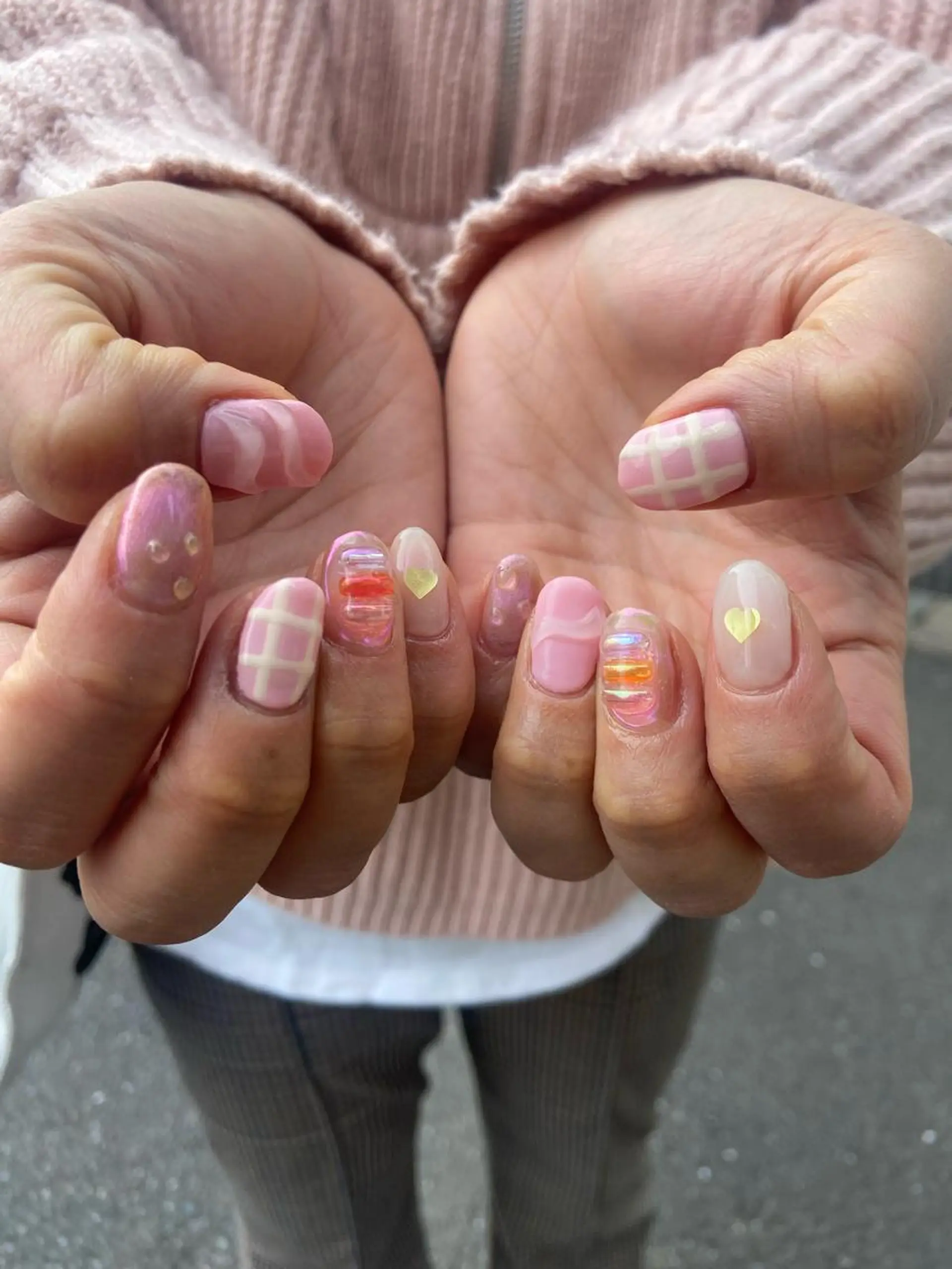 ネイル アートネイル オーロラネイル クリアネイル ハート ホログラムネイル . unffのネイルデザイン