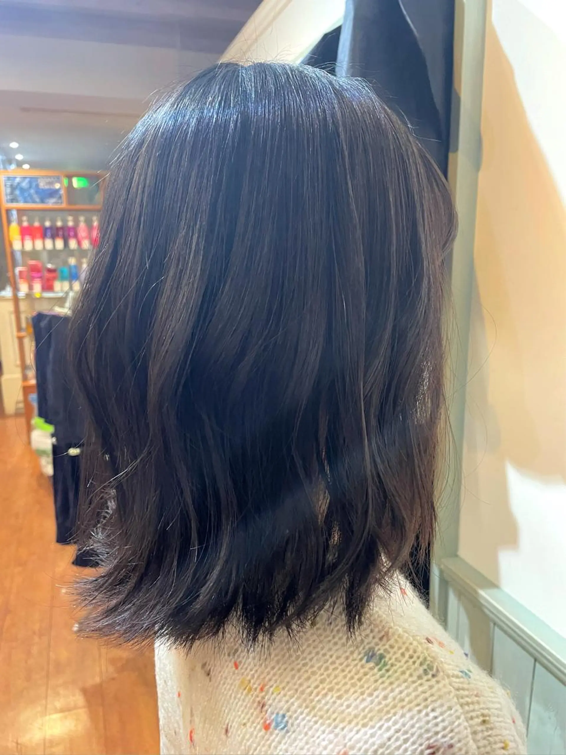 ミディアム カラー パーマ 外ハネヘア 🐤 こじま🐤のヘアスタイル