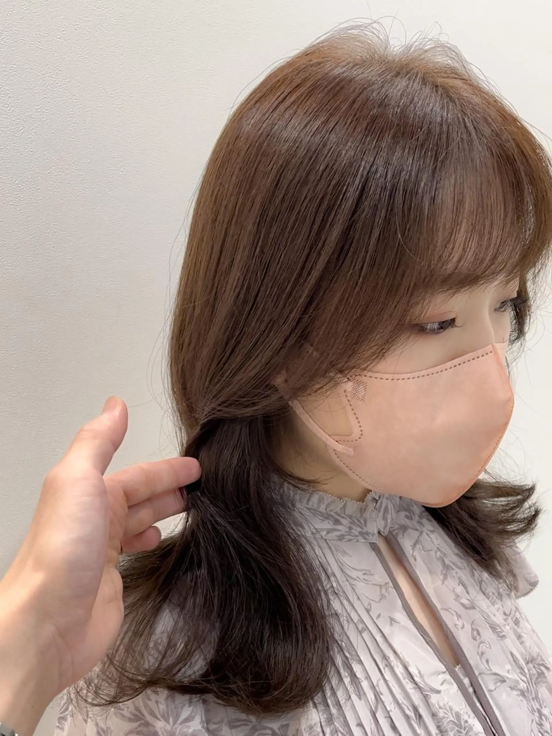 ミディアム カラー ベージュカラー オリーブベージュ 顔まわりレイヤー 顔周りカット レイヤーカット カット ヘアカラー トリートメント ミタニ/髪質改善 /レイヤーカットのヘアスタイル