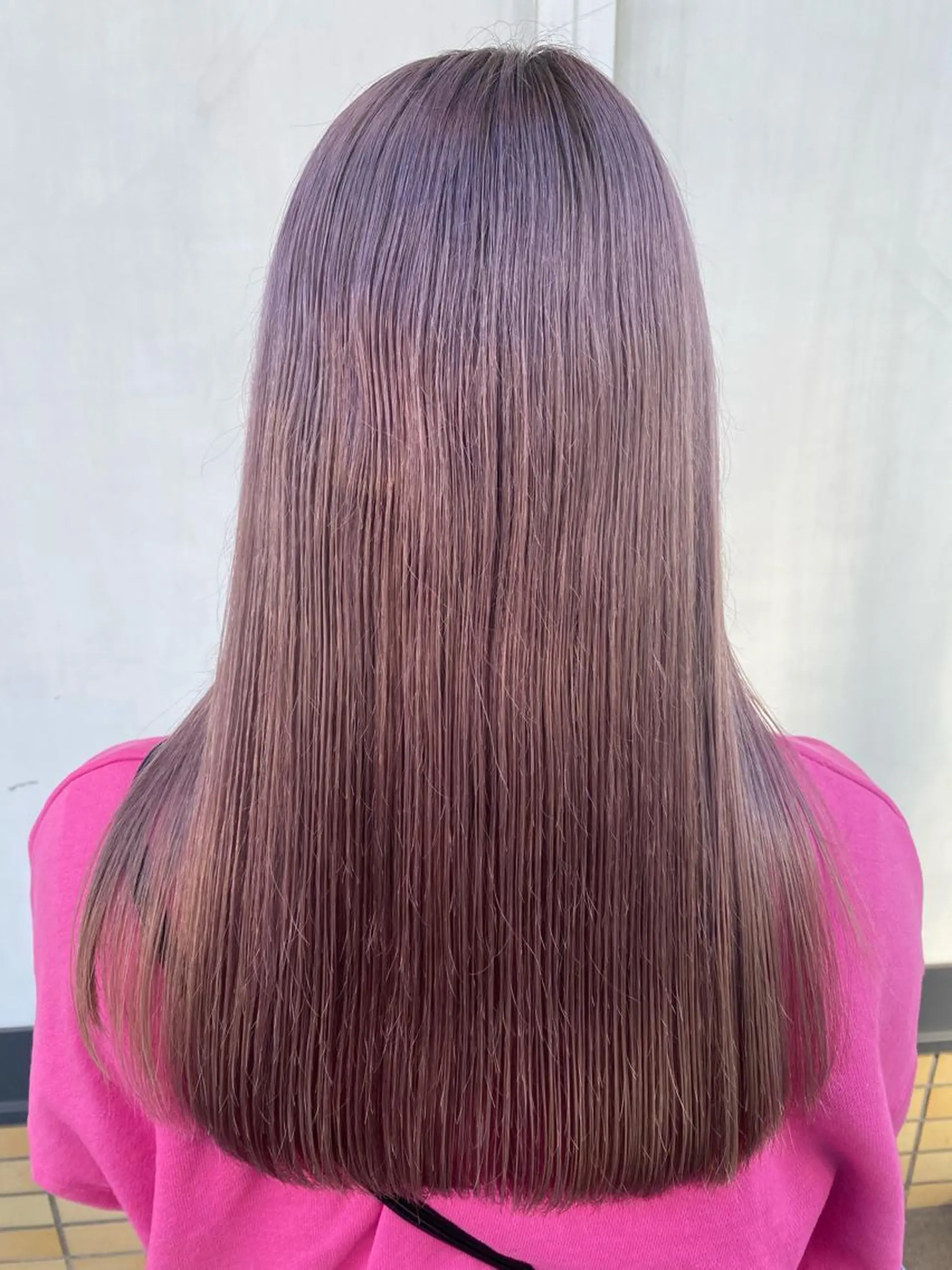 ロング W所属・小林 朋花のヘアスタイル