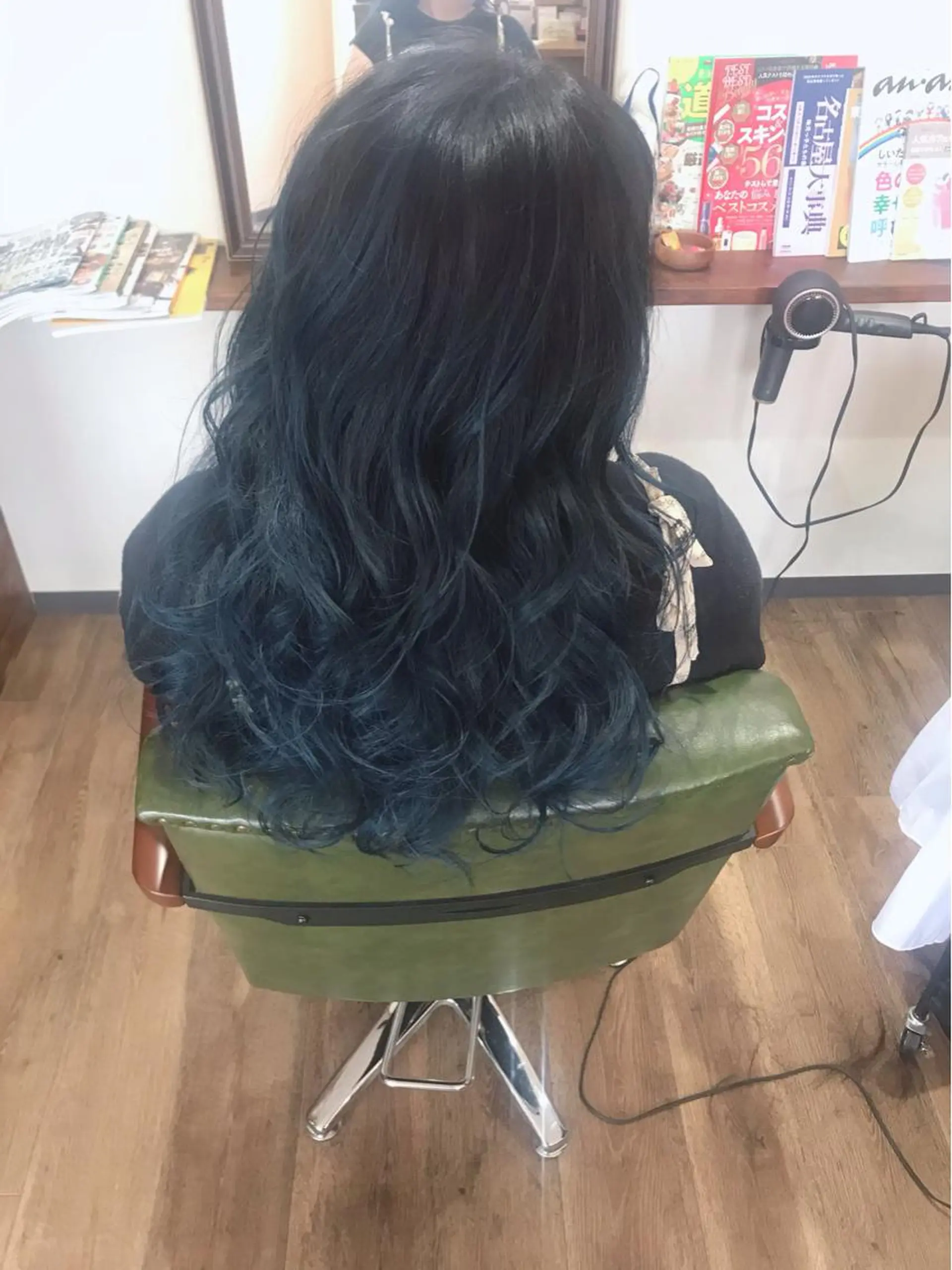 ロング カラー バレイヤージュ ブルーカラー レイヤーカット カット ヘアカラー トリートメント Rug Relief所属・Rug Relief 吉田のヘアスタイル