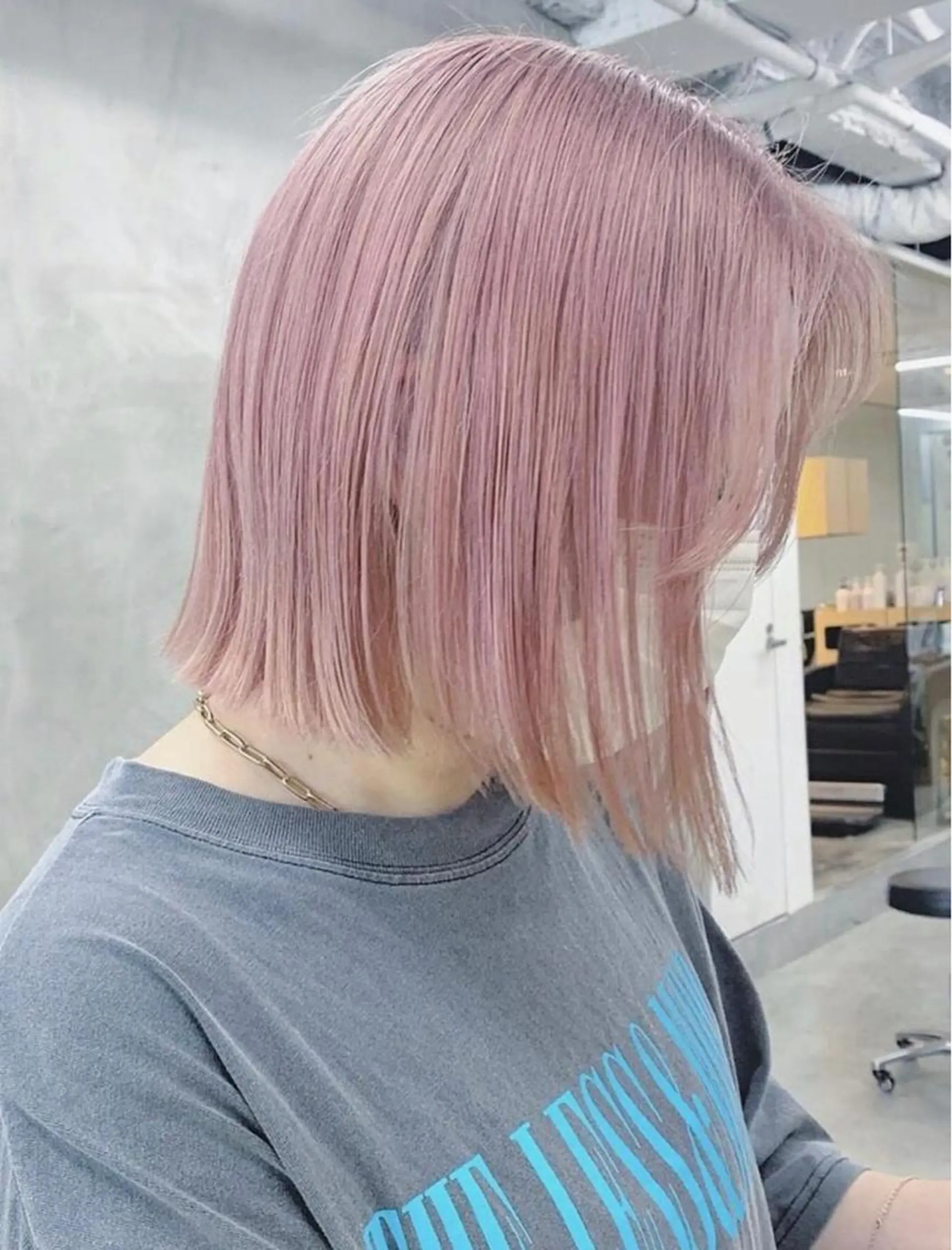 ショート カラー バレイヤージュ ブリーチ ケアブリーチ デザインカラー ダブルカラー ヘアカラー トリートメント スパイラルパーマ 🌐hina⭐️のヘアスタイル