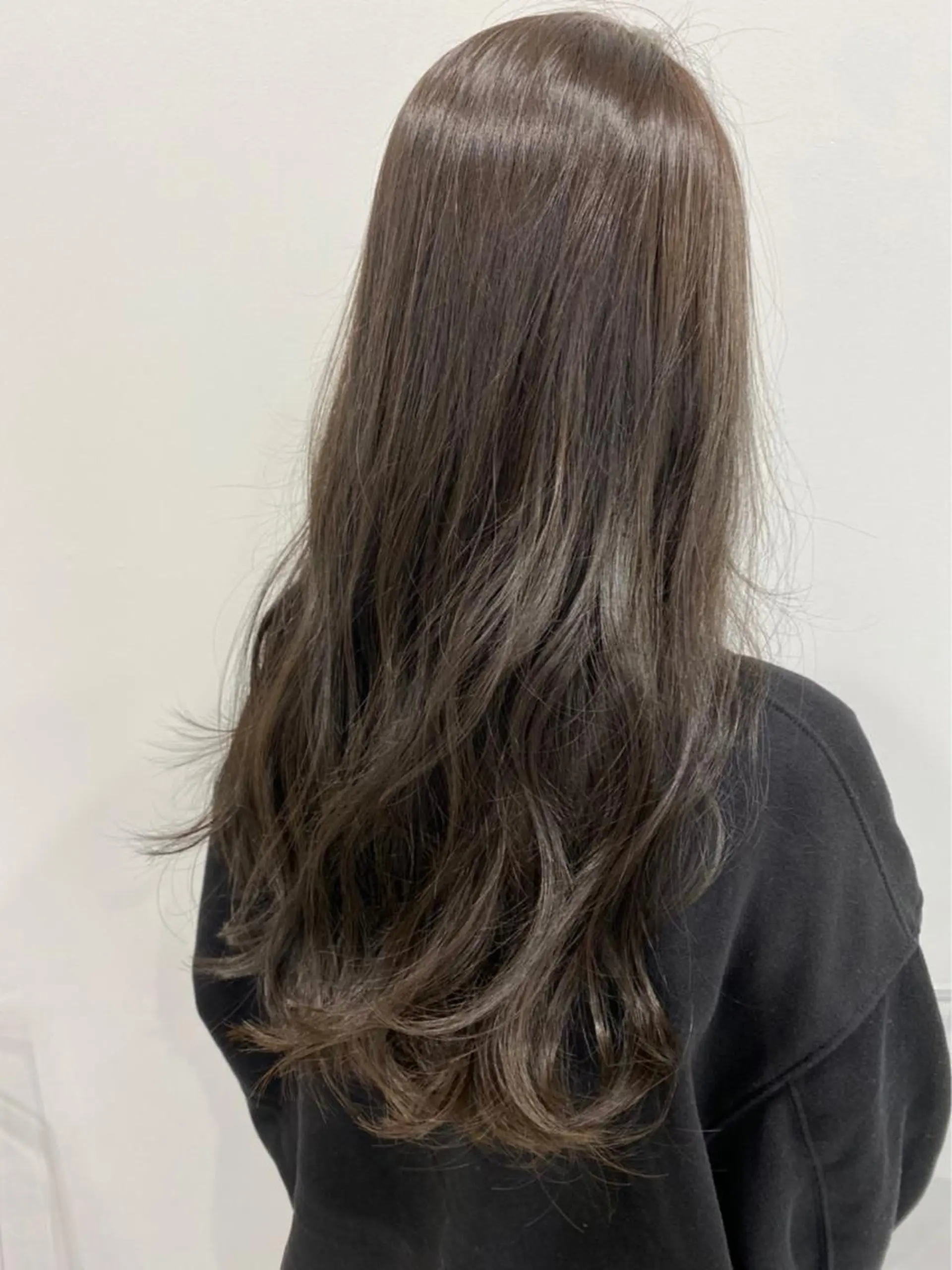 セミロング カラー ヘアアレンジ アッシュ アッシュグレー ベージュカラー 黒髪 ブリーチ 外苑前NO.1艶髪 透明感カラーのヘアスタイル