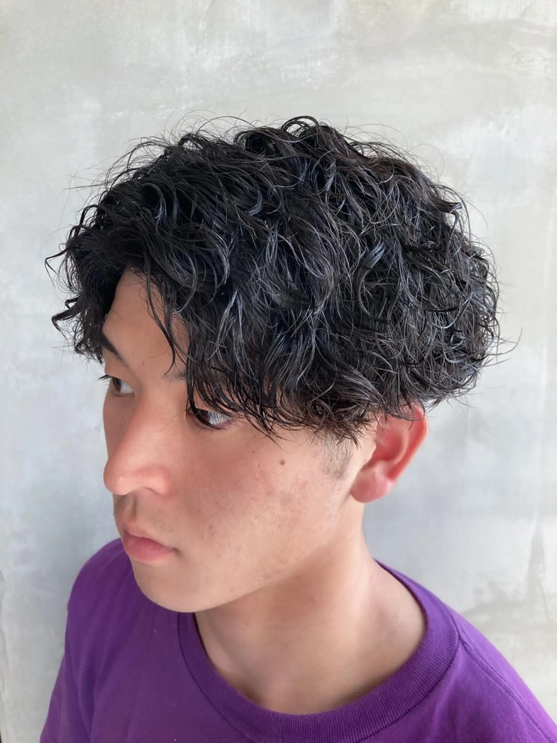 ショート パーマ メンズ センターパート 波巻きスパイラルパー マ/シャドウパーマ駿のヘアスタイル