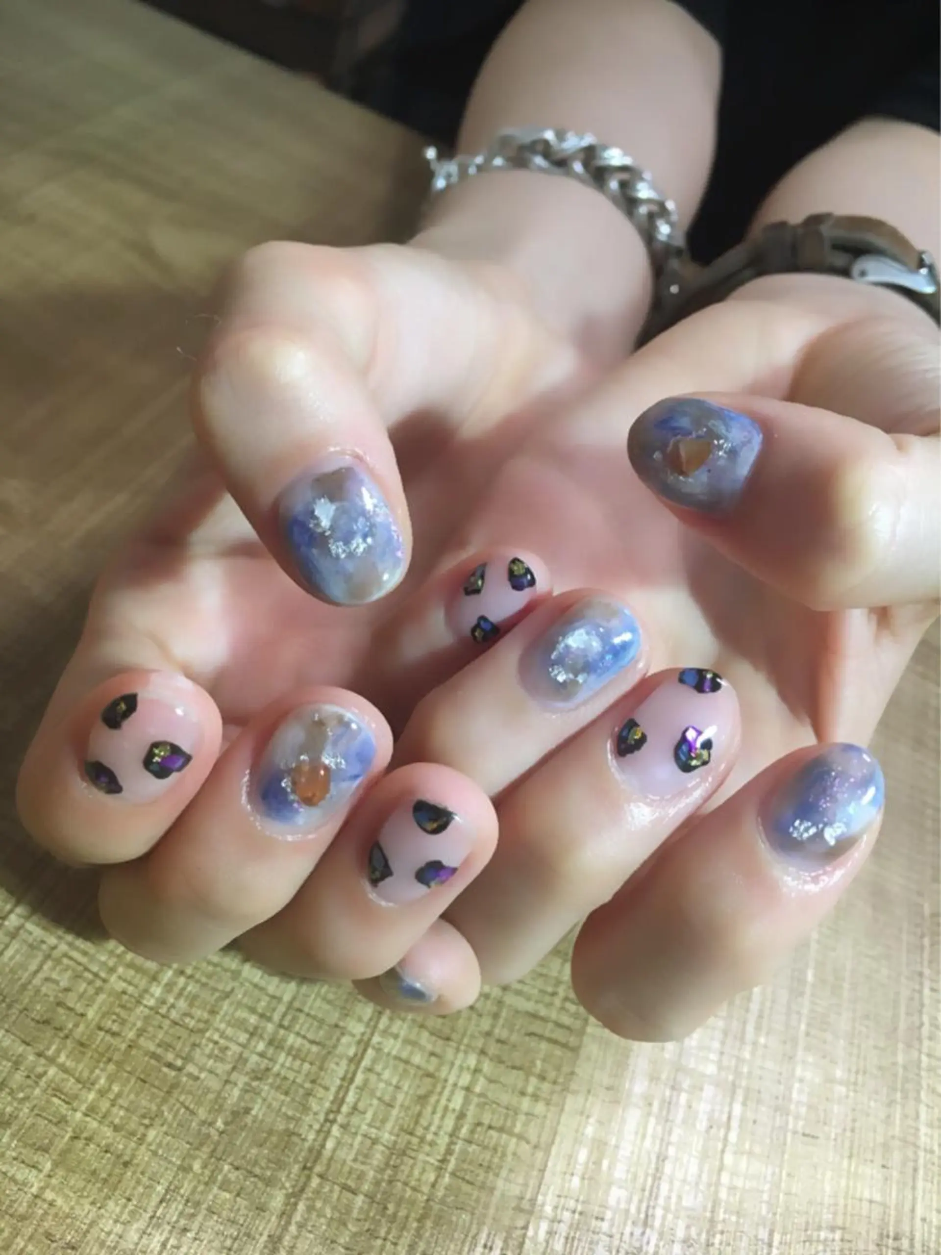 ショート ネイル ツメトマツゲ .のネイルデザイン