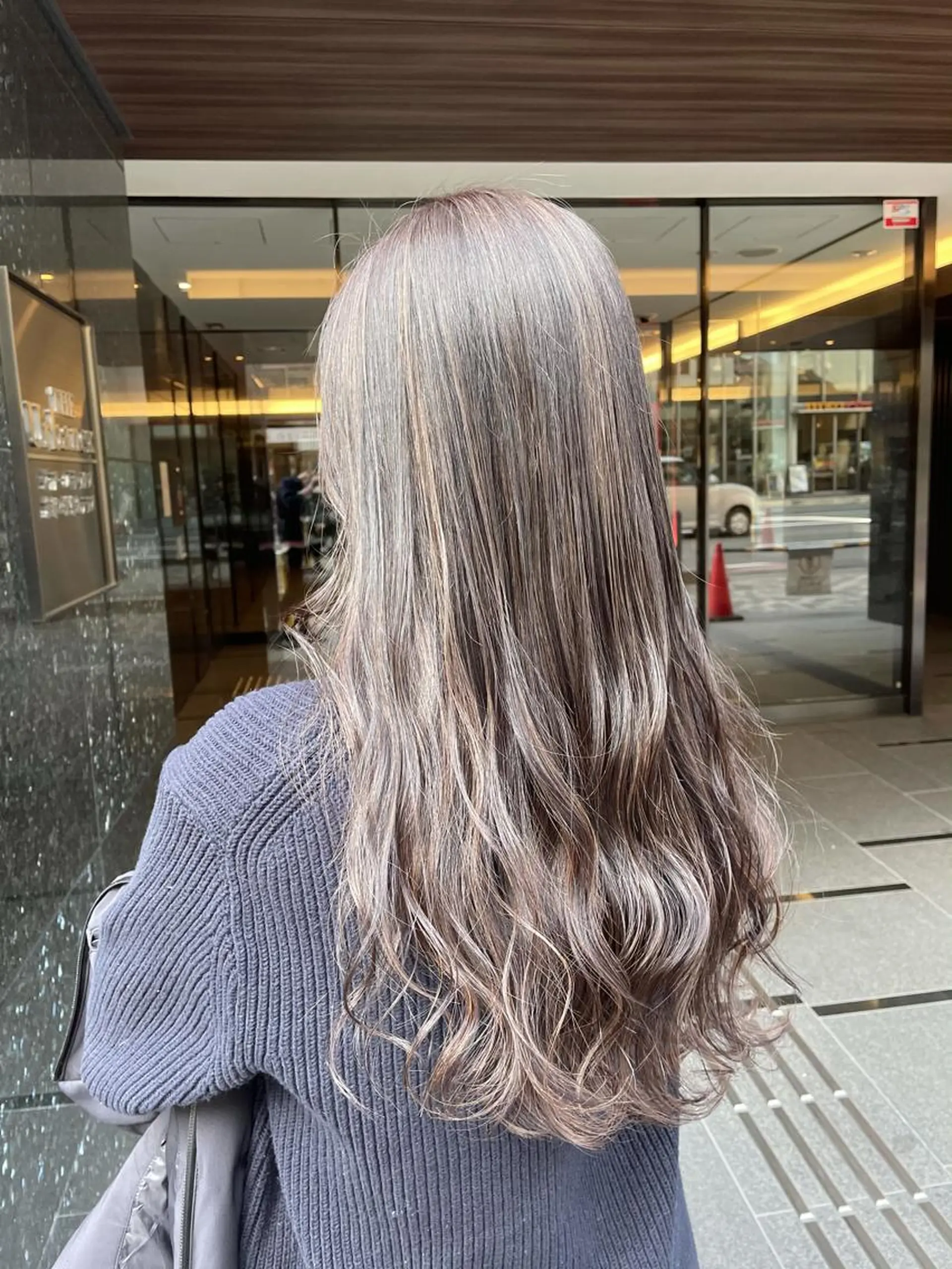 ロング カラー 西村あきや トレンド韓国ヘアのヘアスタイル