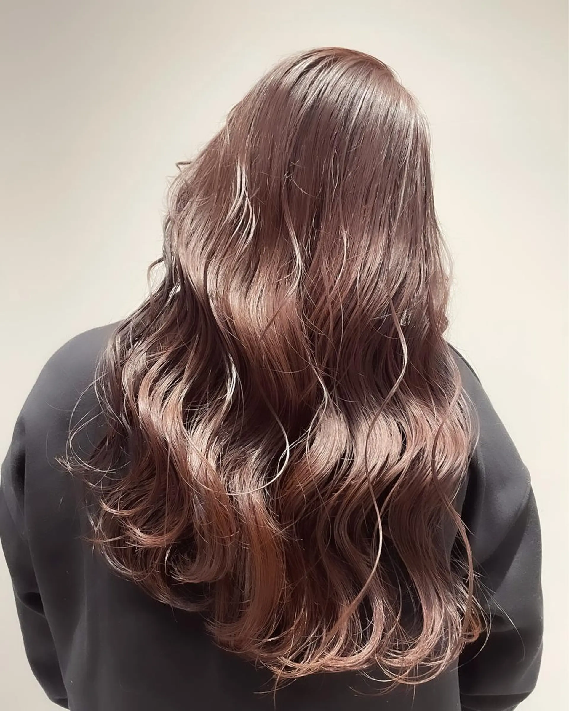 ロング カラー パーマ ヘアアレンジ 耳つぼ屋さん ‎🤍りりのヘアスタイル