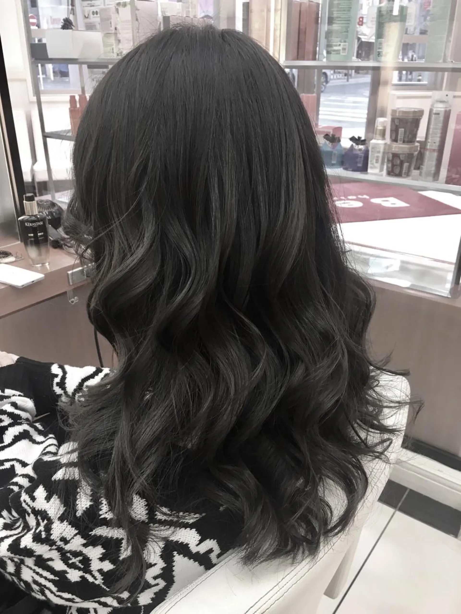 カラー ブルーカラー ブルージュ イルミナカラー 縮毛矯正 N° jillva ♦️川端裕司♦️のヘアスタイル