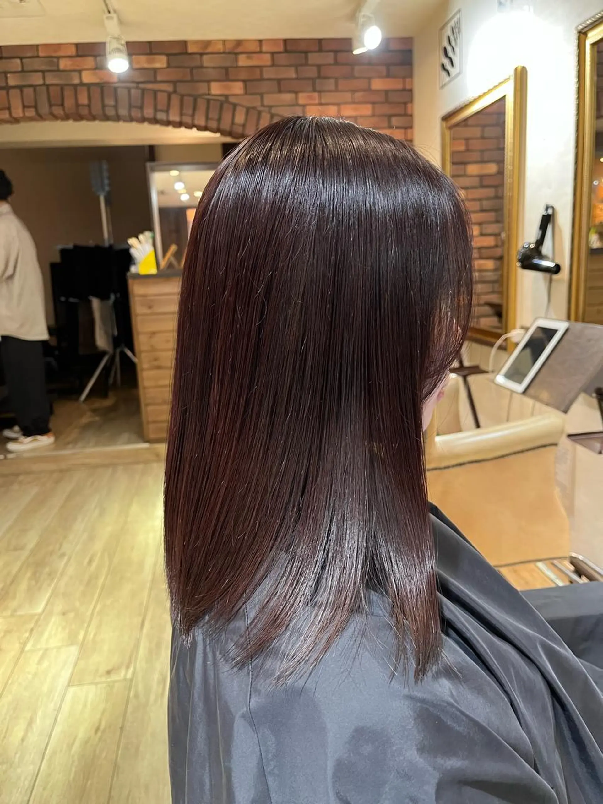 ミディアム カラー ブリーチ ブリーチなしカラー レッドカラー 縮毛矯正 ヘアカラー VOYAGE所属・中園 康のヘアスタイル