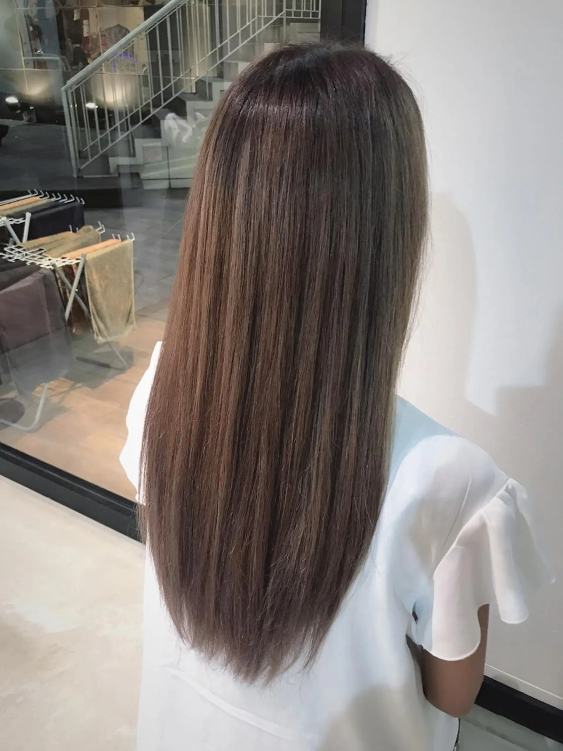 ロング カラー ベージュカラー カット 縮毛矯正 トリートメント 松村 崇弘のヘアスタイル