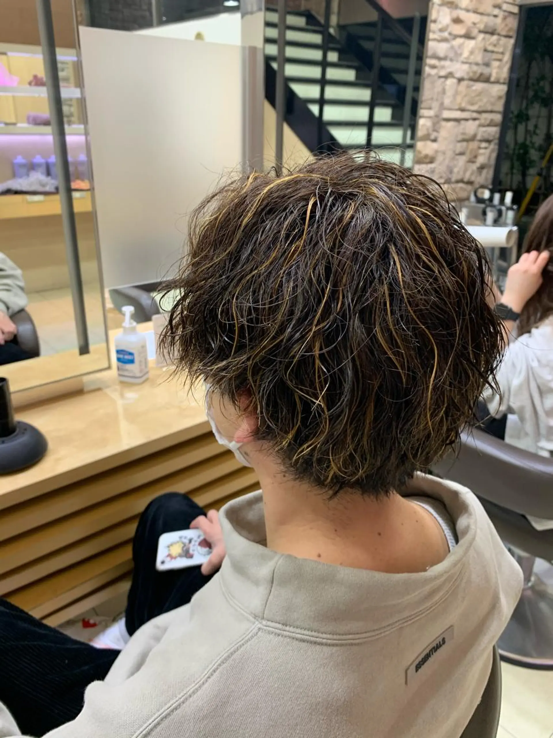 パーマ メンズ カット パーマ ﾎｯﾄﾍﾟｯﾊﾟｰ に移行中【かな】のヘアスタイル