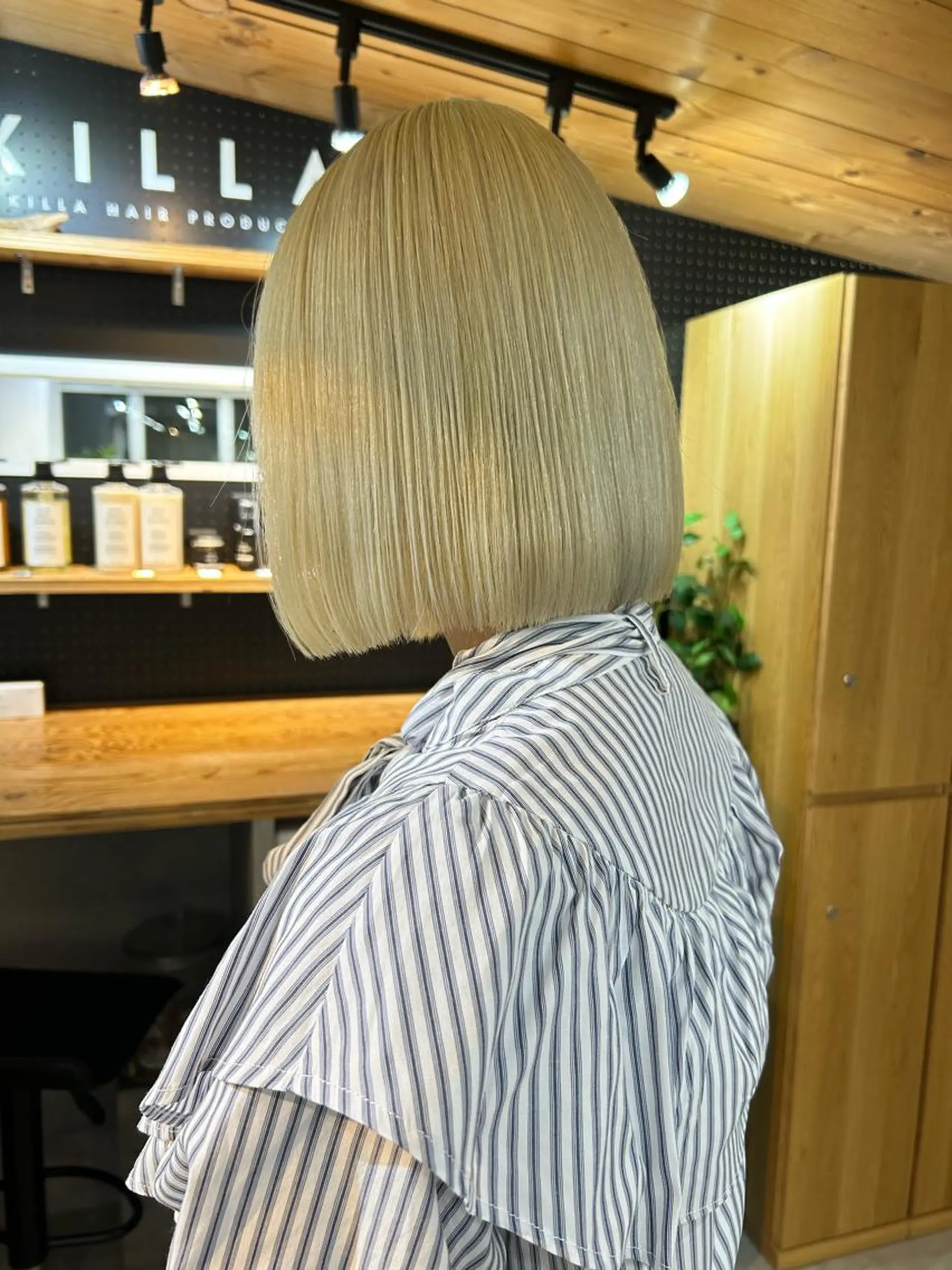 ショート カラー ハイトーンカラー ボブ カット ヘアカラー トリートメント 🧸艶々韓国ヘア 🧁mizunaのヘアスタイル