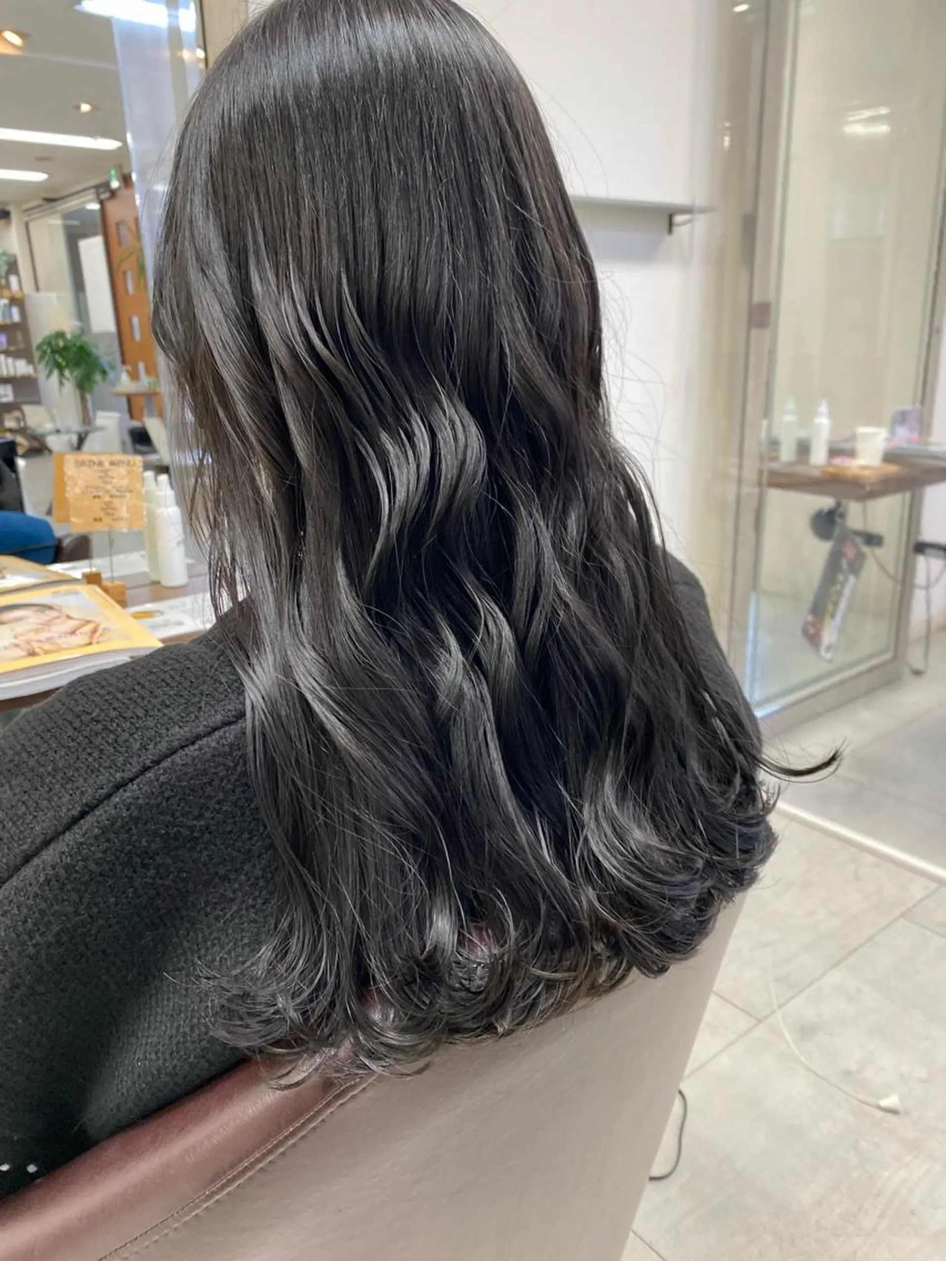 ロング ヘアカラー 月野涼風 /レイヤーカットのヘアスタイル