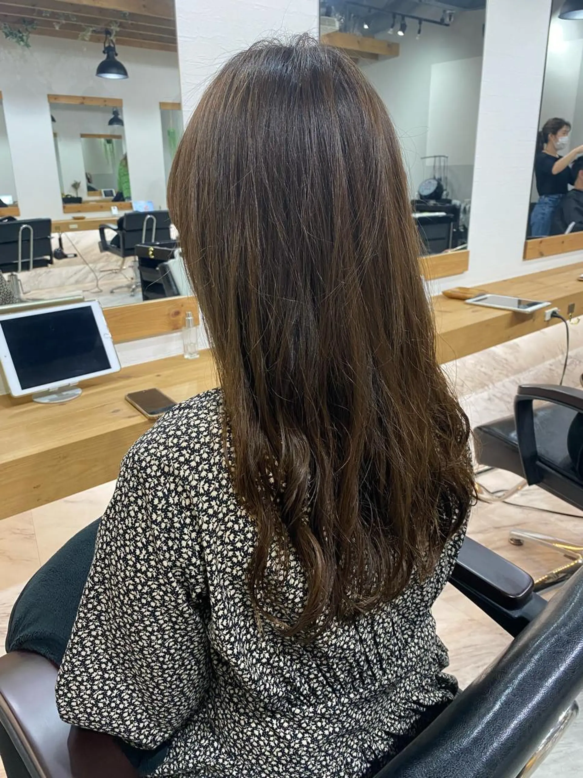 ロング パーマ ヘアアレンジ 厚地 伽寧のヘアスタイル