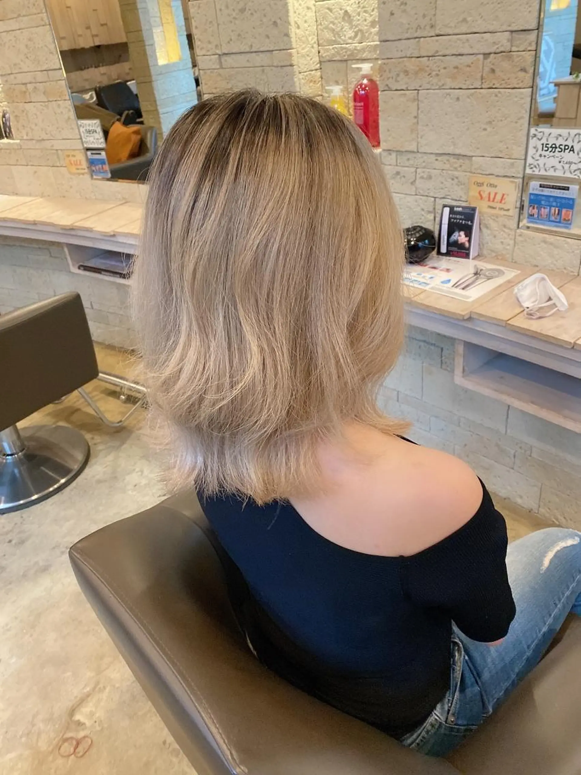 ミディアム カラー バレイヤージュ ベージュカラー ホワイトベージュ レイヤーカット ヘアカラー 小塚 和眞のヘアスタイル