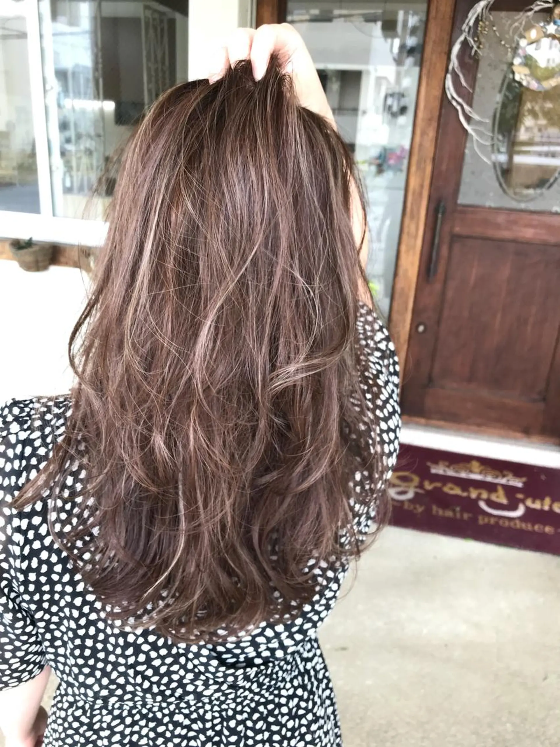 ミディアム カラー ハイライトカラー ハイライト grand juteのヘアスタイル