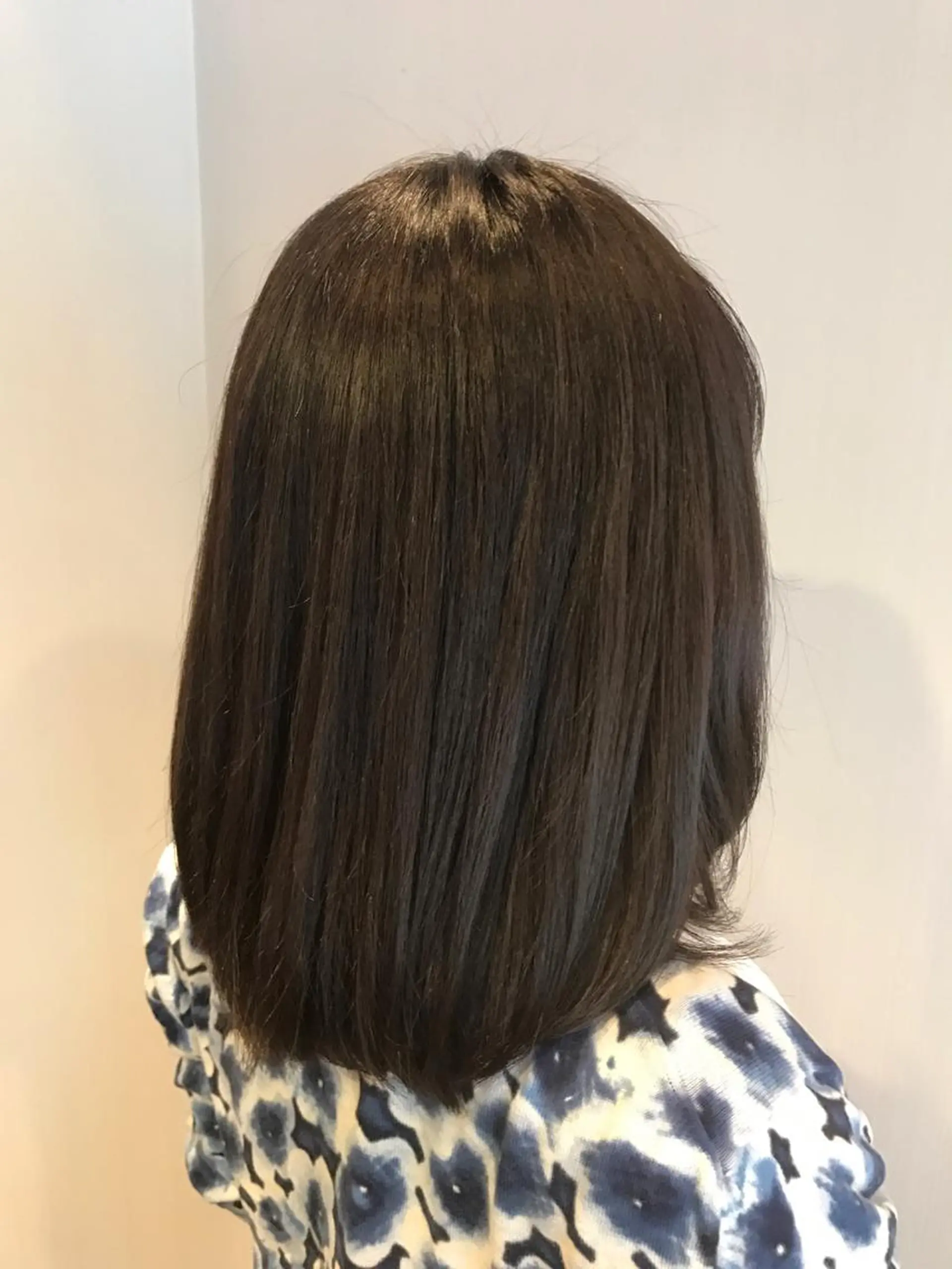 ミディアム カラー ひろせ かなのヘアスタイル