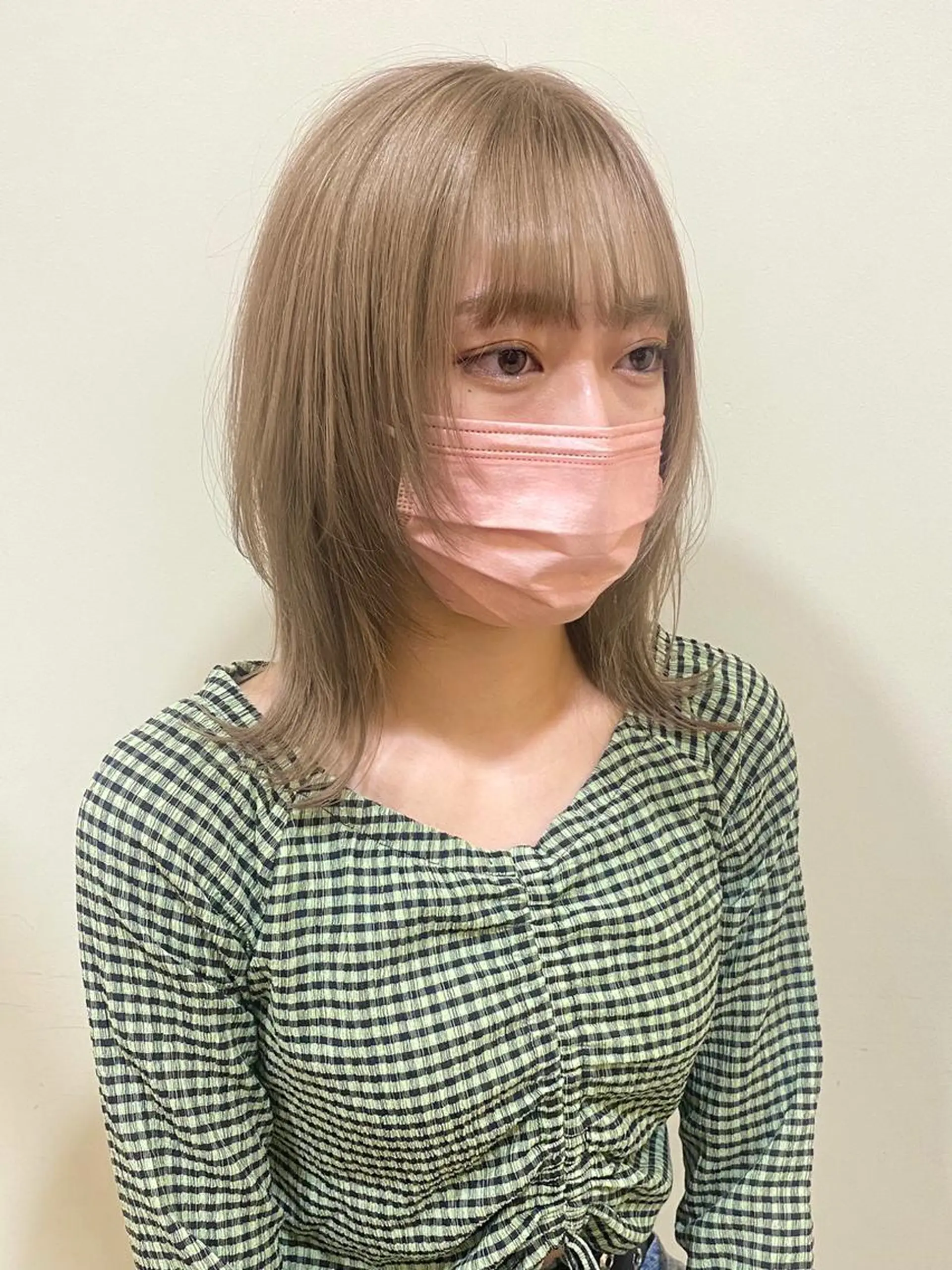 ミディアム カラー ANNA ／艶髪／ハイトーンのヘアスタイル