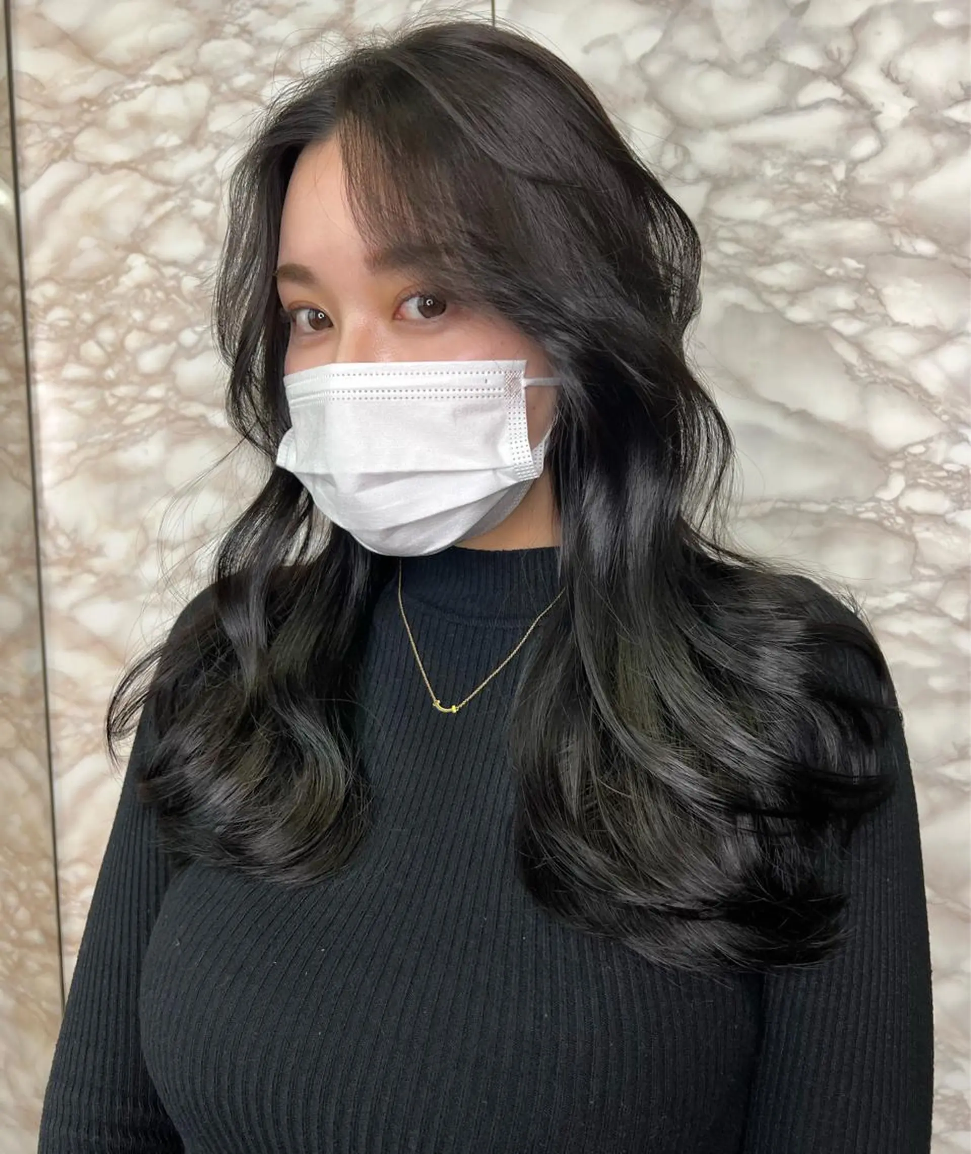 セミロング カラー 透明感カラー ダークグレー ダークグレージュ グレージュ 🕊️レイヤーカット 透明感カラー GOのヘアスタイル