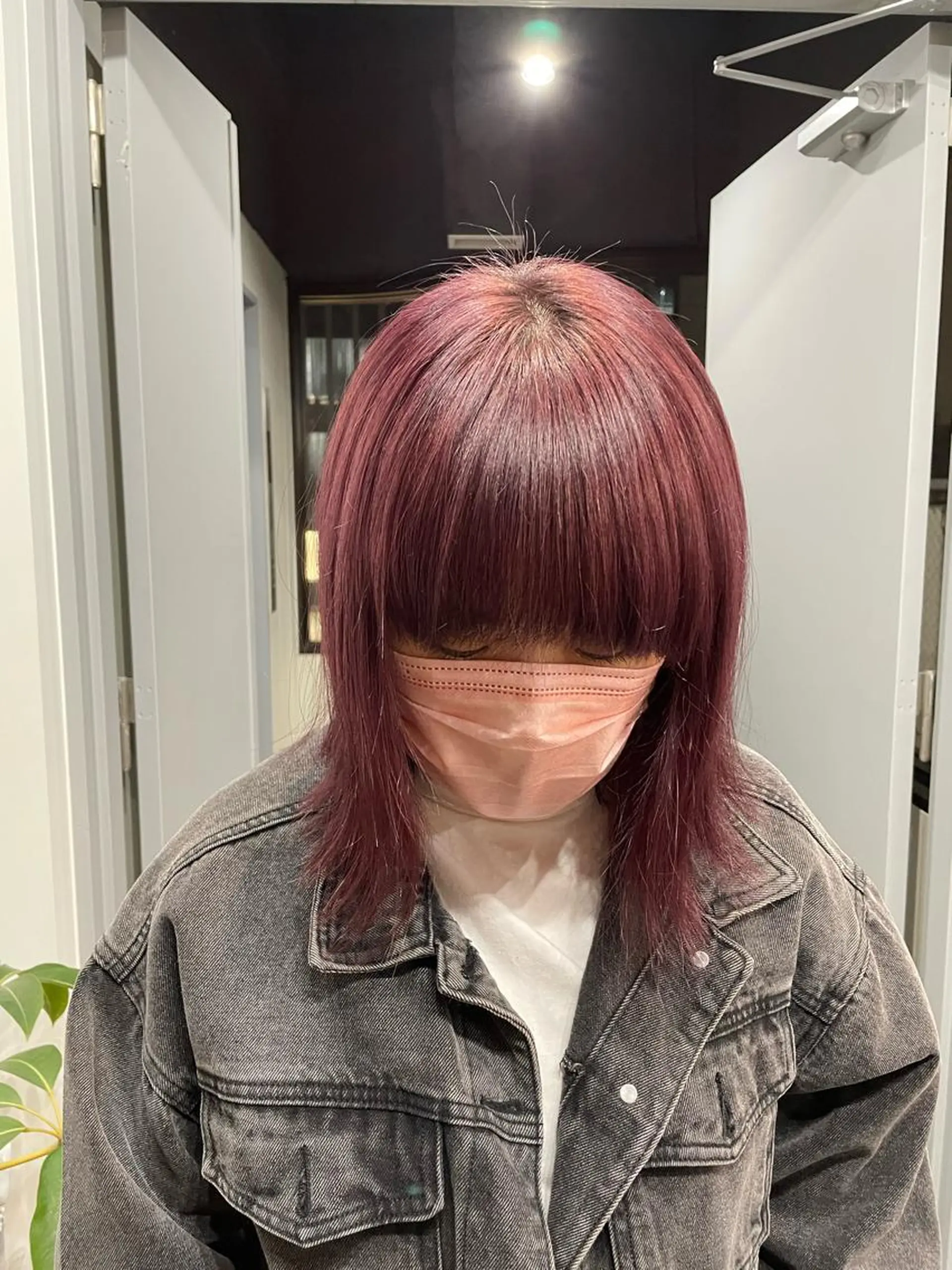 カラー バイオレットカラー カット トリートメント ミルクティー× グレージュMOMOのヘアスタイル