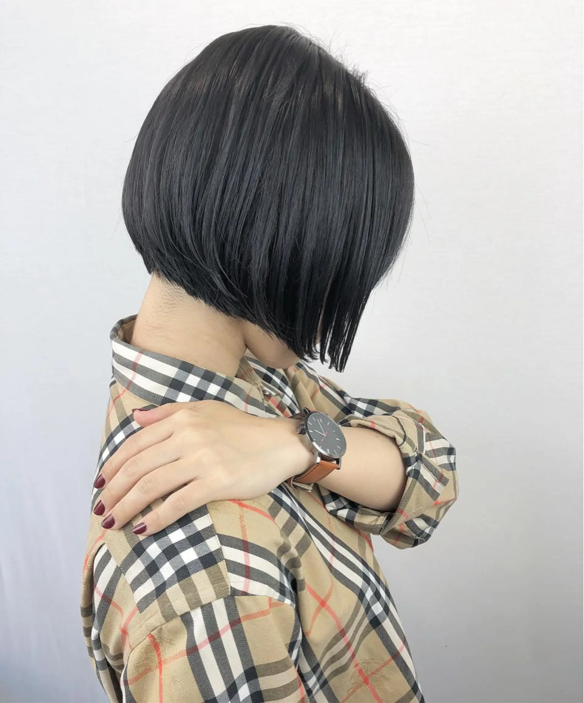 ショート カラー 切りっぱなしボブ 前下がりボブ アッシュ ボブ ヘアカラー 2nd所属・🤍2nd🤍田所 美希のヘアスタイル