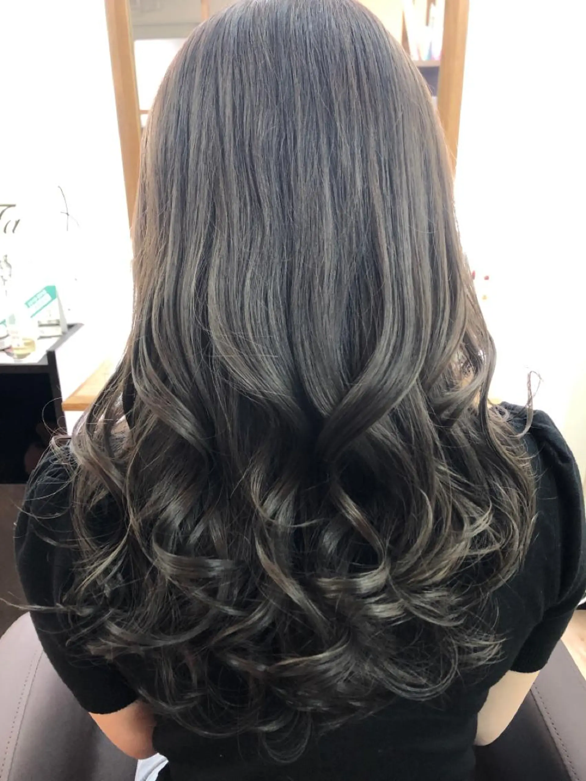 ロング アッシュ アッシュグレー ココペリヘアー所属・東梅田徒歩5分☆髪質 改善☆笹次ユウタのヘアスタイル