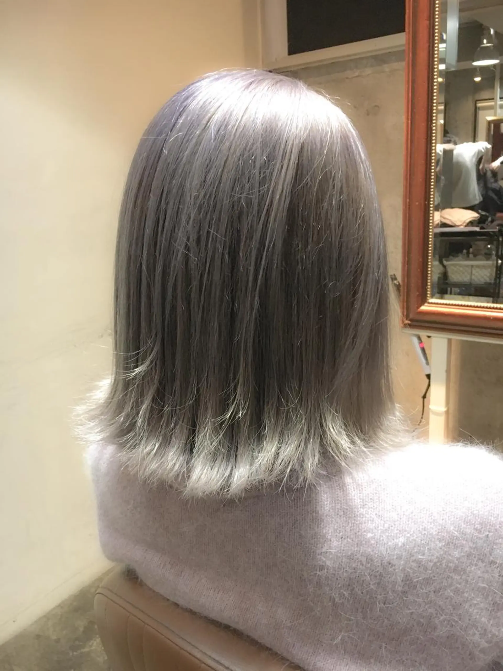 セミロング カラー グレージュ バイオレットカラー バイオレットグレージュ 北條 優輝のヘアスタイル