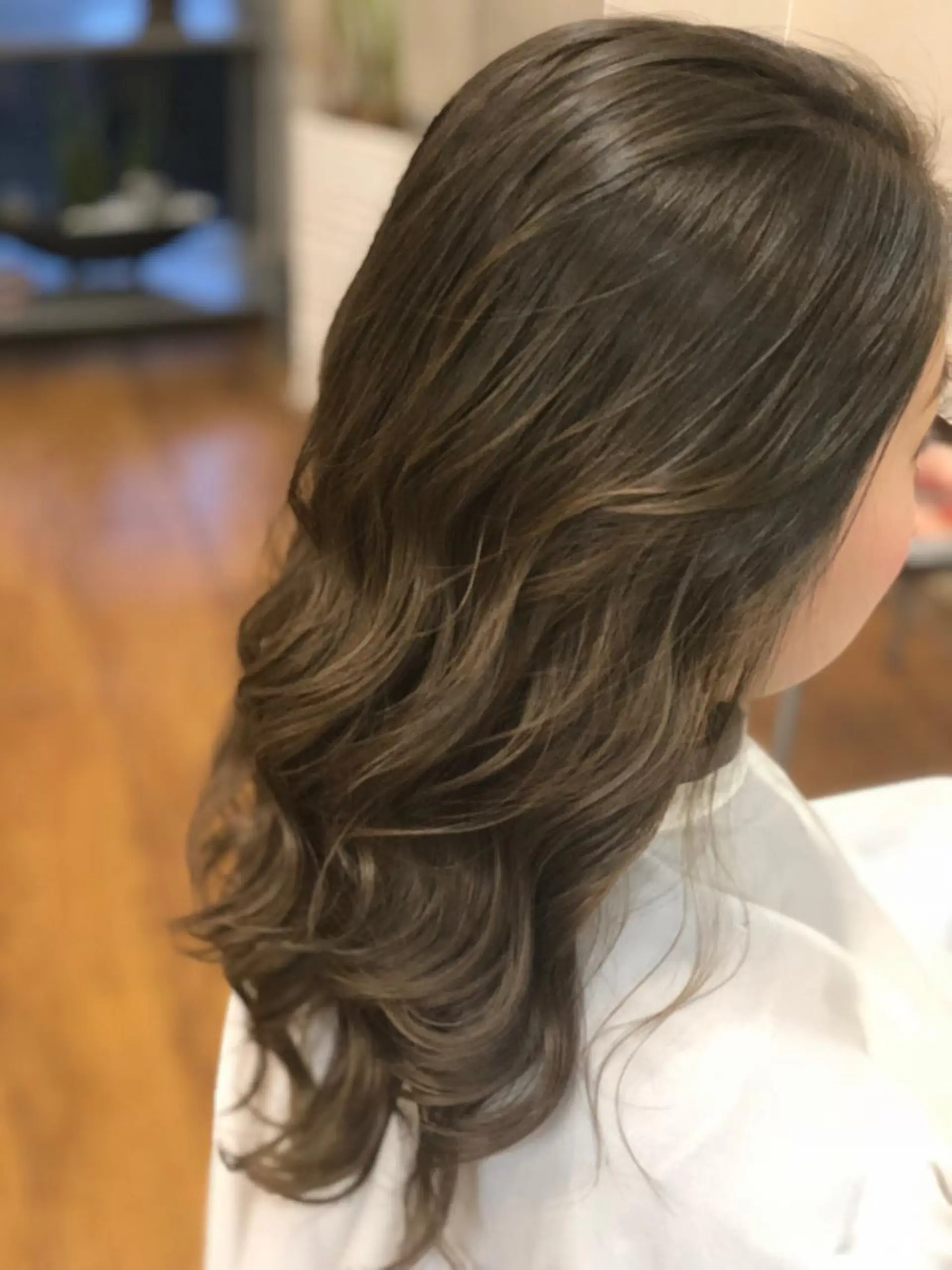 セミロング MAAT所属 AKANEのヘアスタイル