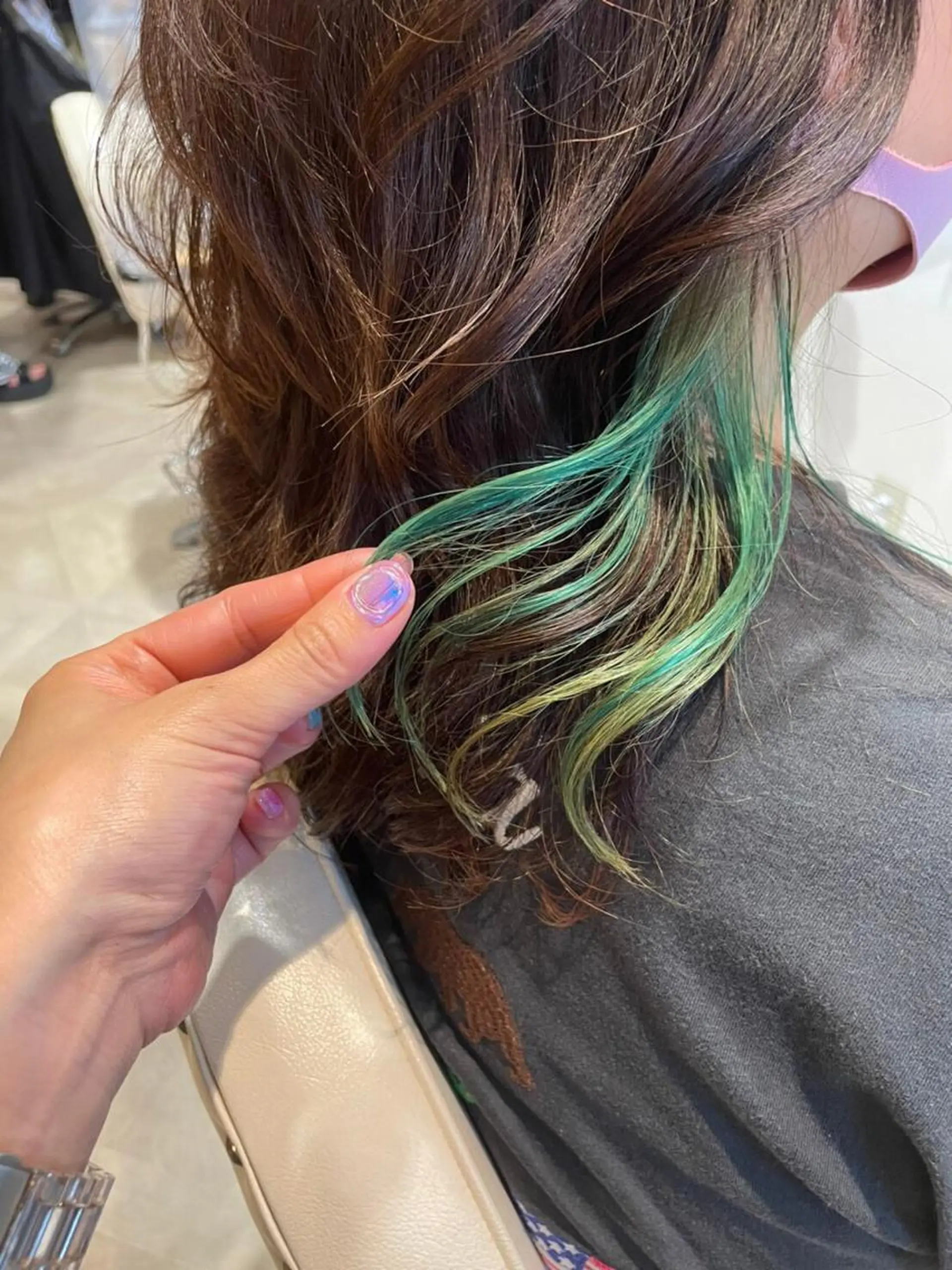 ミディアム カラー インナーカラー ボブ ヨシンモリ ムルギョル巻き ウルフカット newi saLyu ネウィ　サリューのヘアスタイル