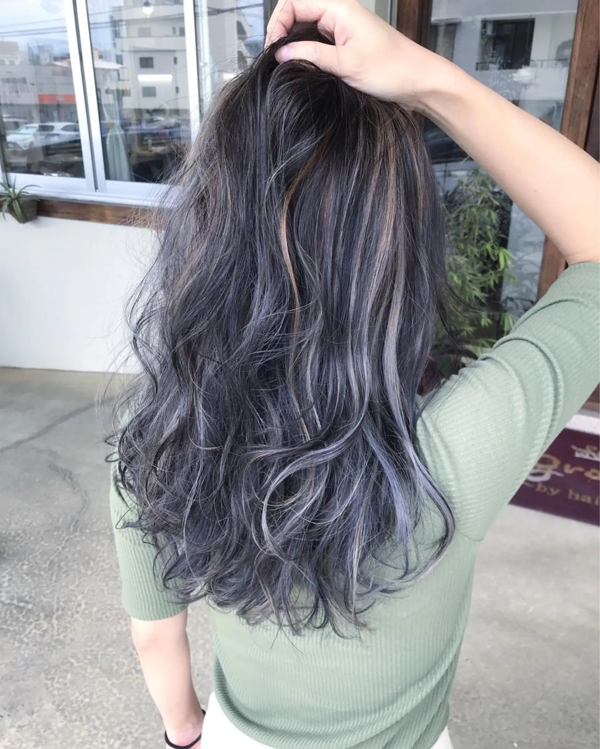 ミディアム カラー ハイライトカラー ハイライト ヘアカラー grand juteのヘアスタイル