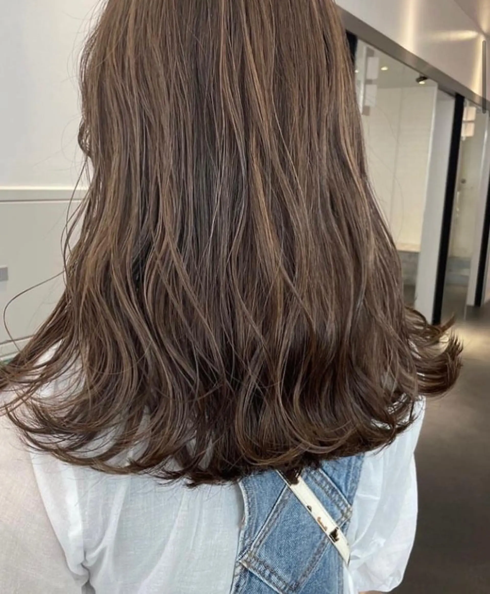 ミディアム カラー Je suis heureuse Miel所属・🐩艶カラー/ chisato🌙のヘアスタイル