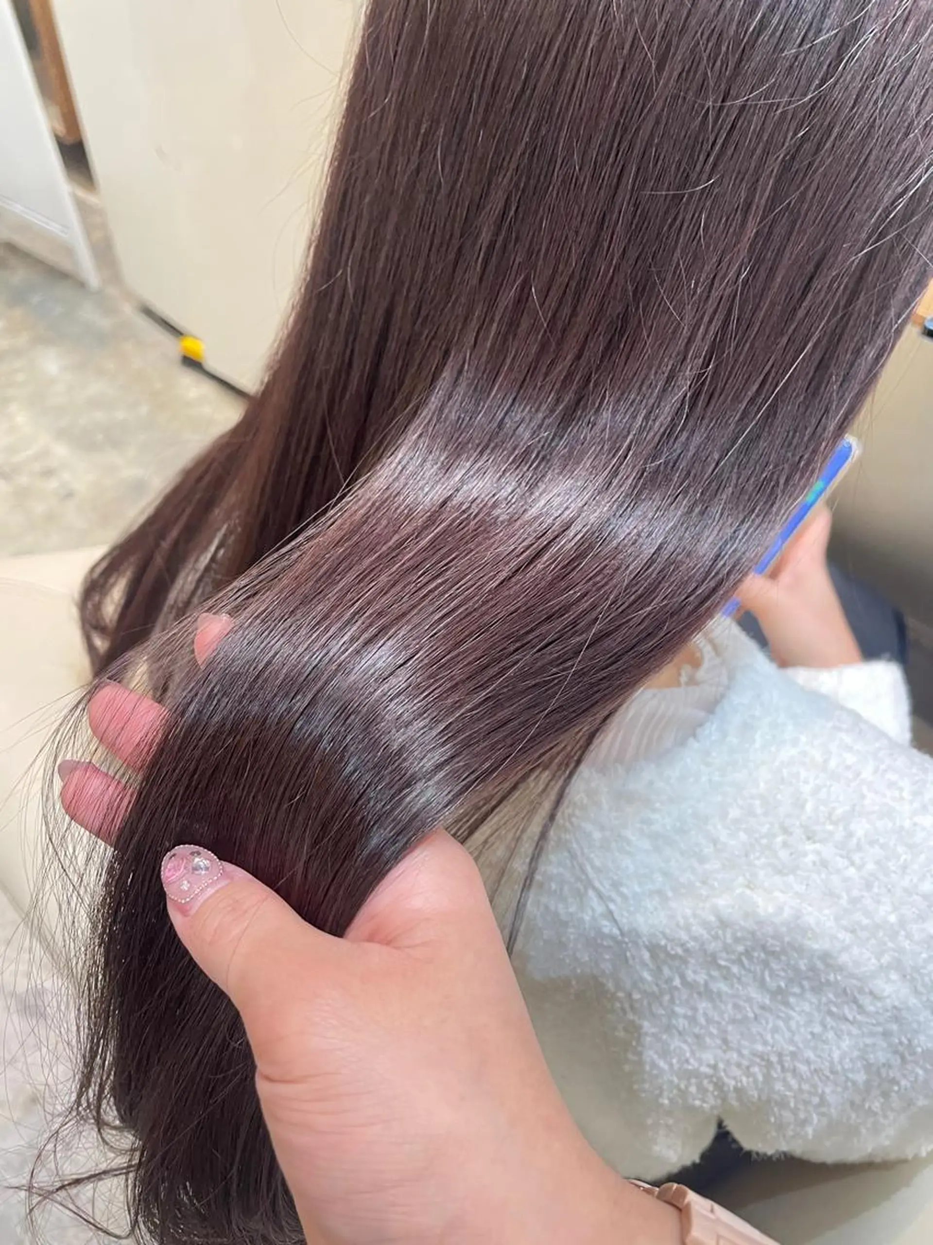 セミロング カラー ヘアカラー トリートメント 【完全個室】髪質改善 暖色カラー/山崎唯奈のヘアスタイル