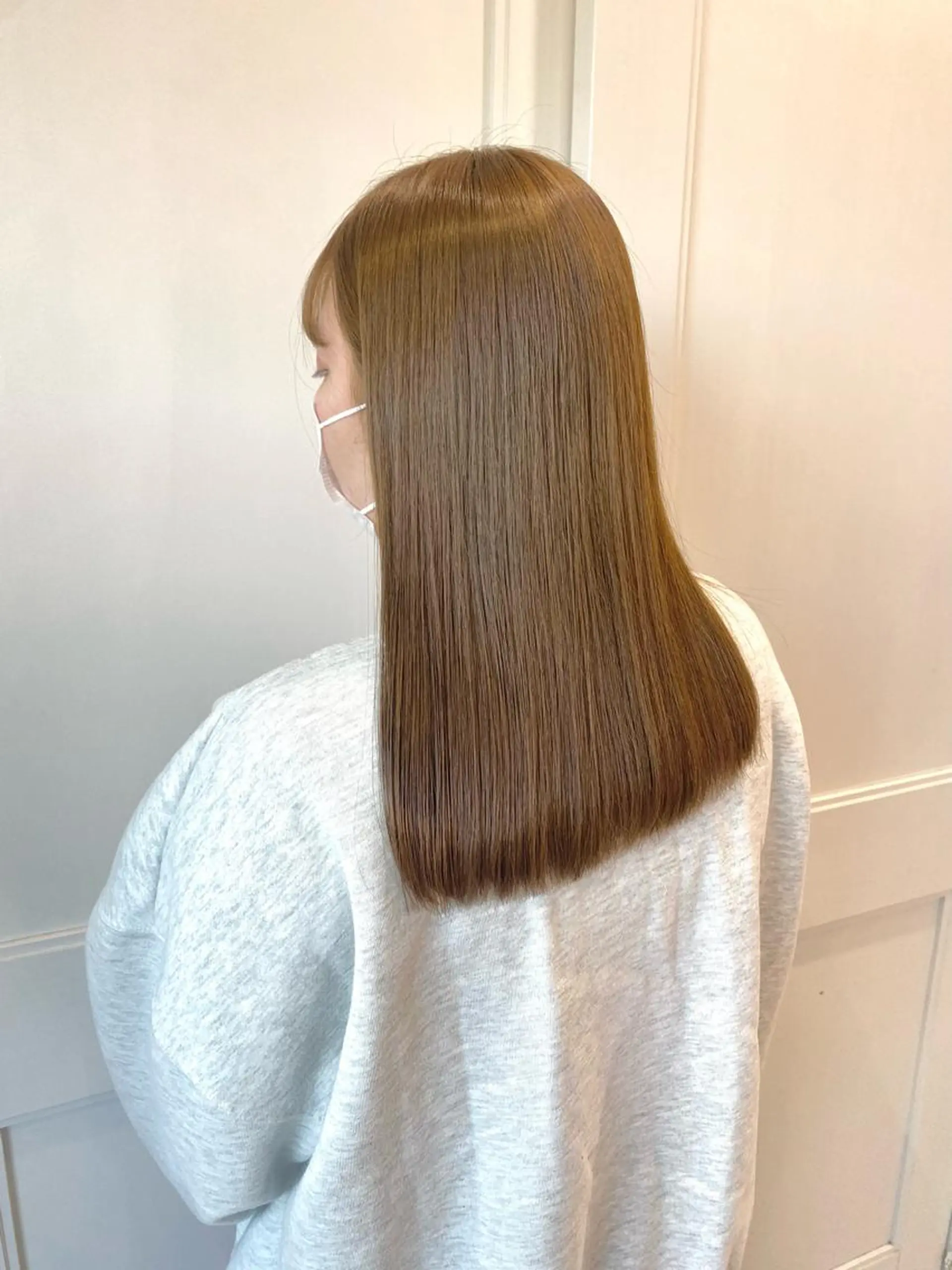 セミロング カラー ベージュカラー ブリーチ ブリーチなしカラー オリーブベージュ Ayuna /透明感カラーのヘアスタイル