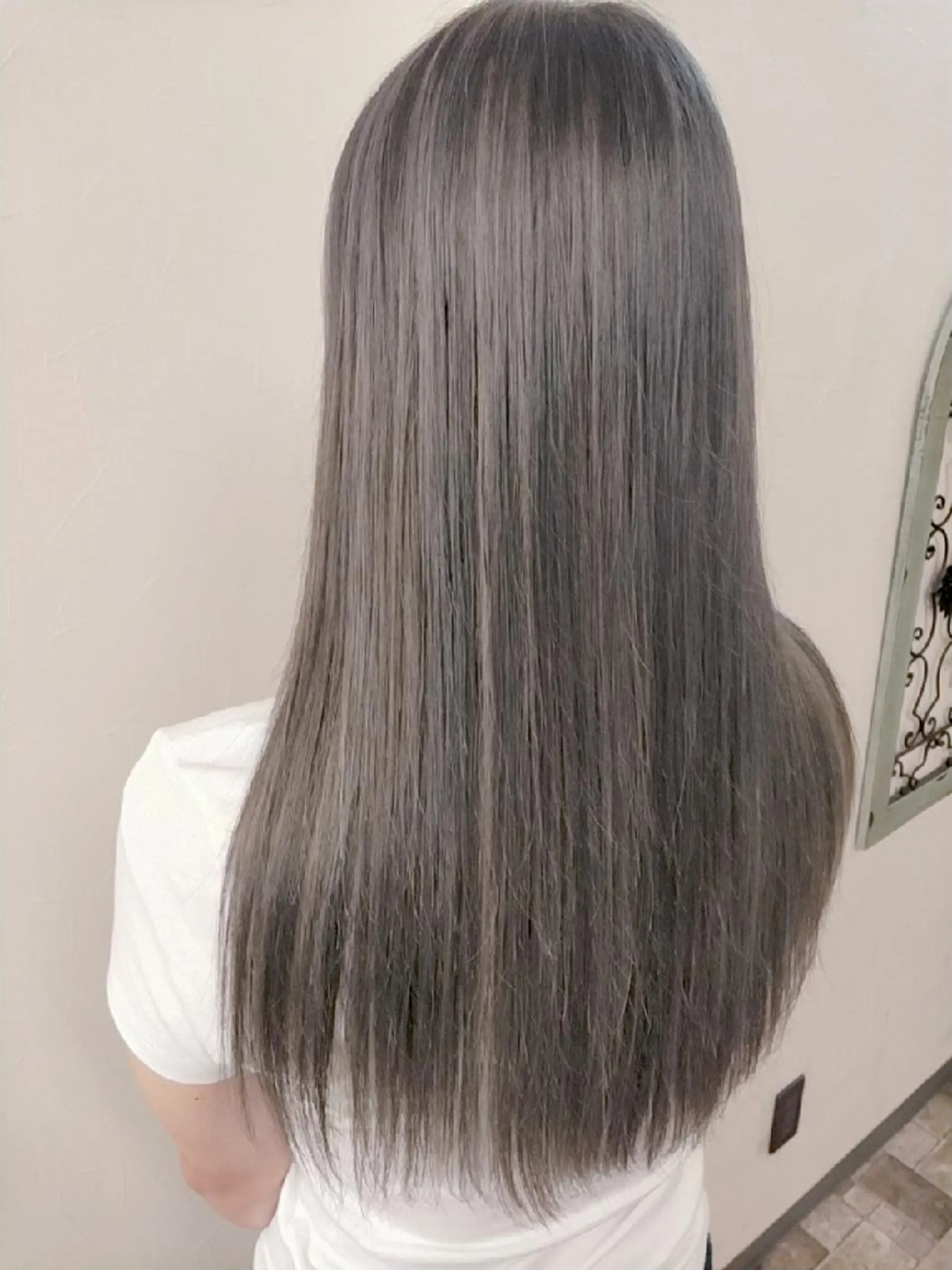 ロング 外国人風カラー ハイライト レイヤーカット デザインカラー髪質 改善Lilithのその他イメージ