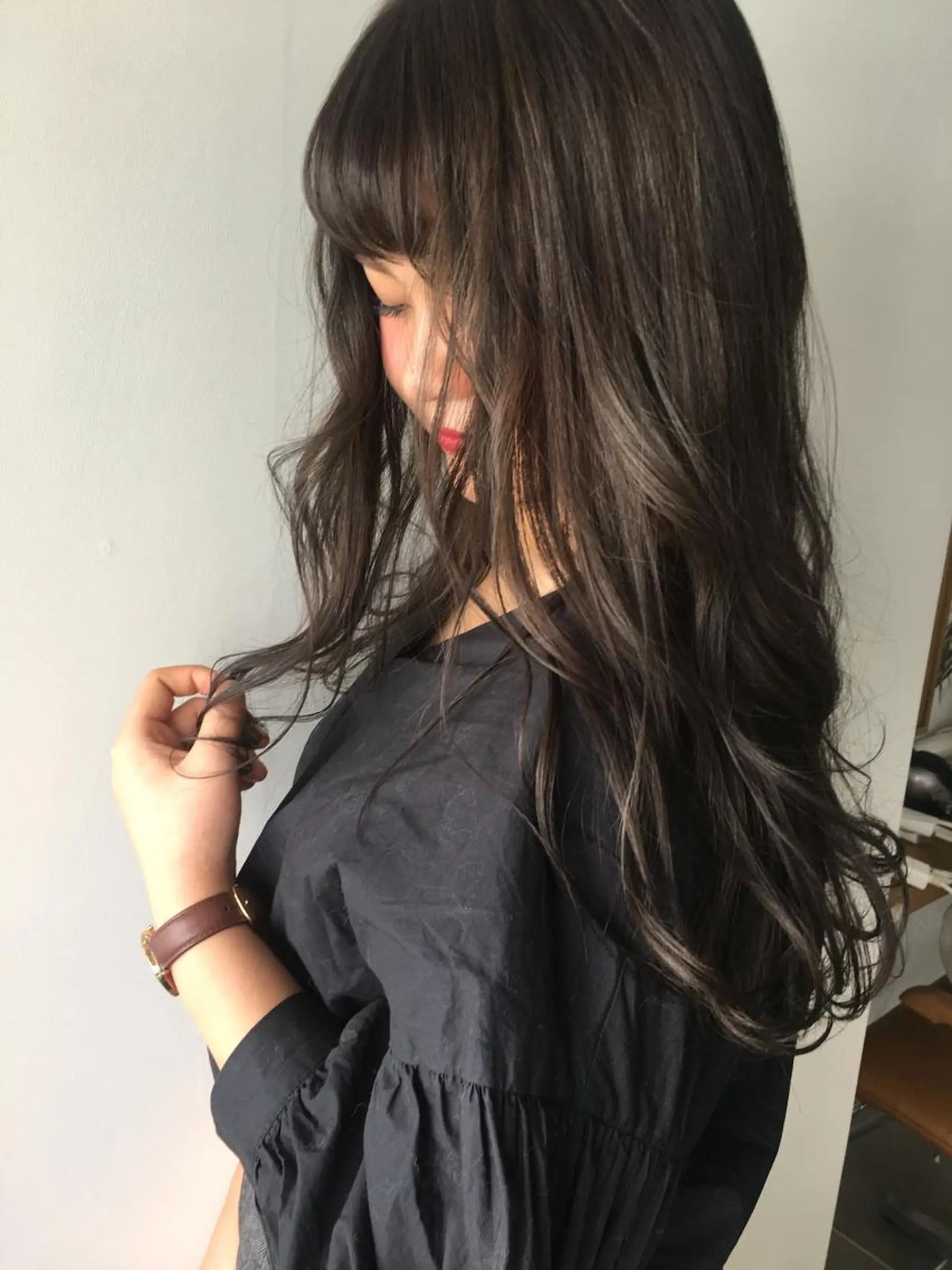 ロング カラー アッシュ ダークアッシュ トリートメント 🤍LOREN エリコ🌈のヘアスタイル